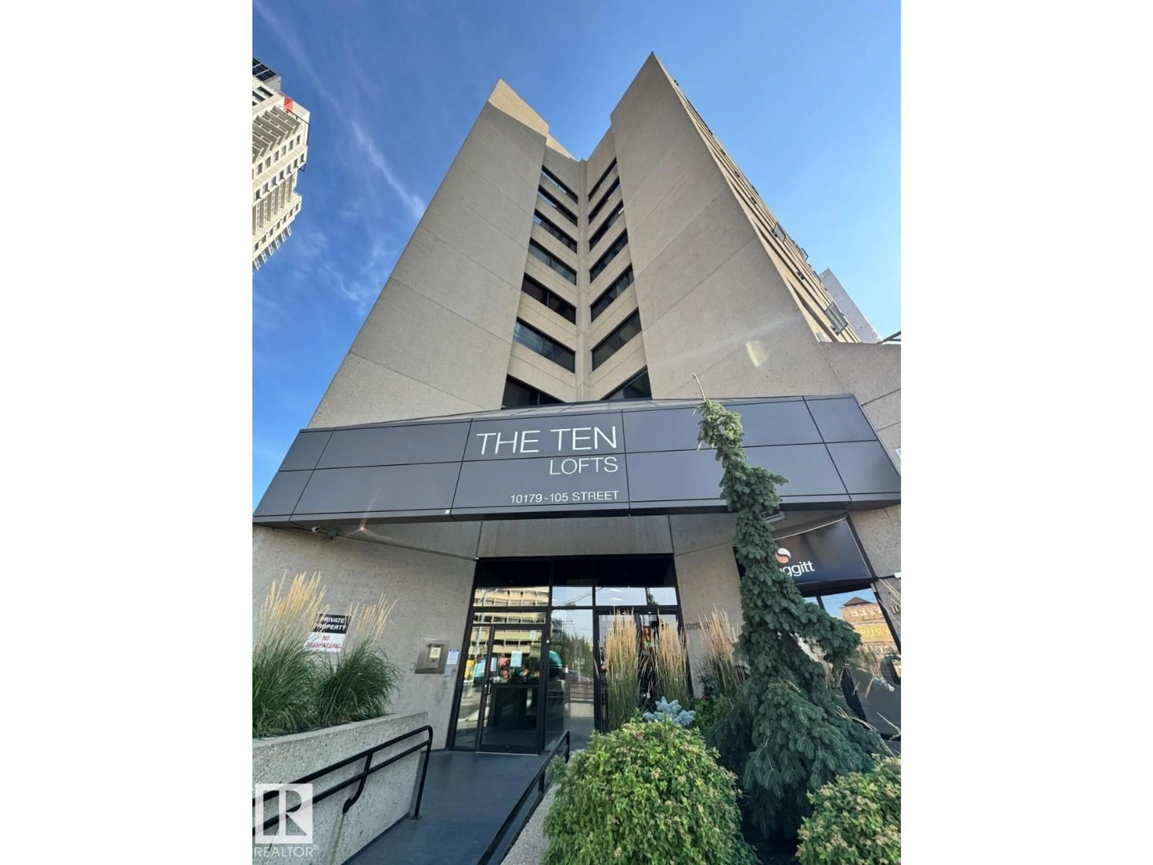 Indoor foyer for #304 - 10179 105 ST NW, Edmonton Alberta T5J3N1