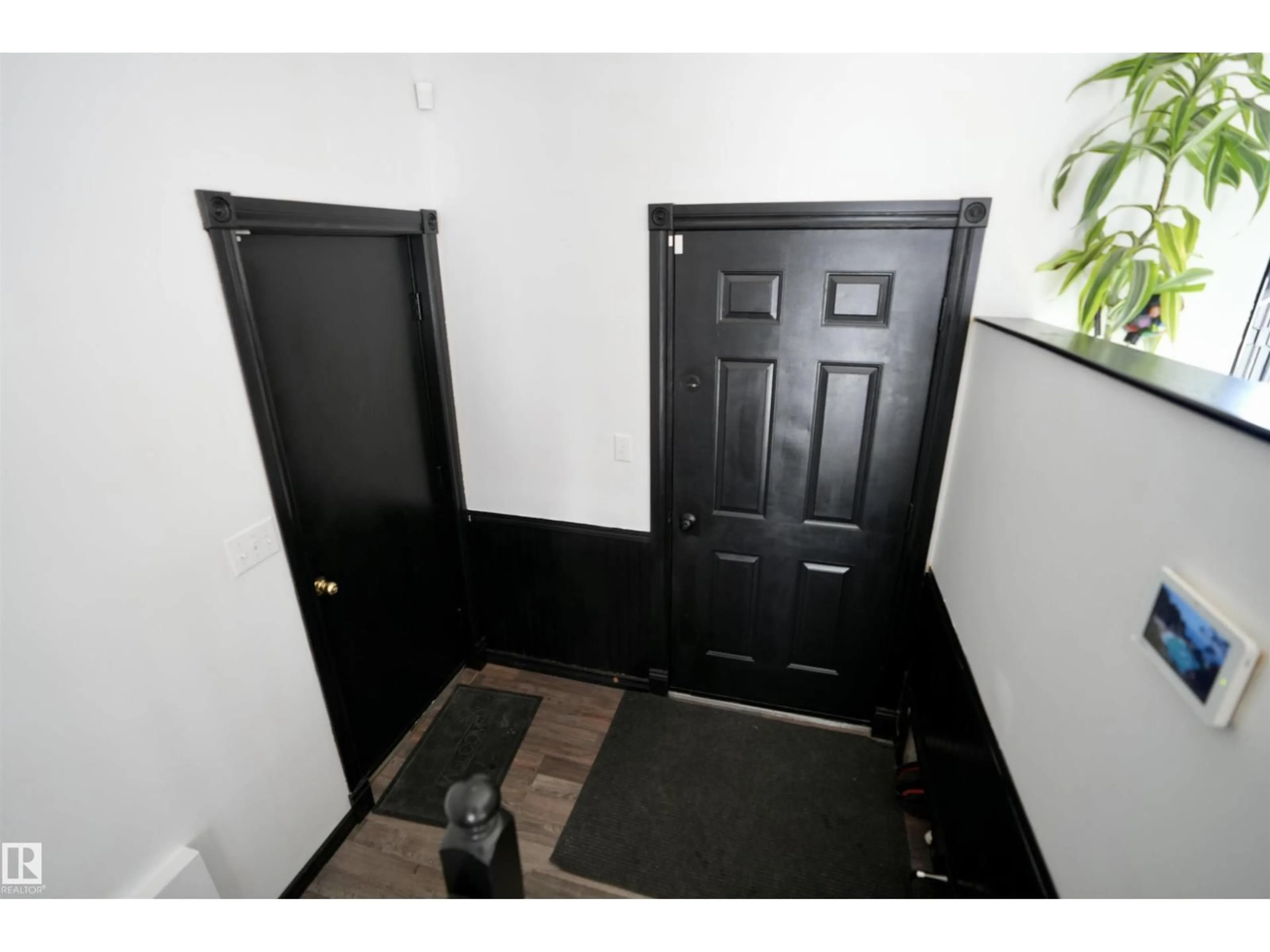 Indoor entryway for 5014 45 AV, St. Paul Town Alberta T0A3A4