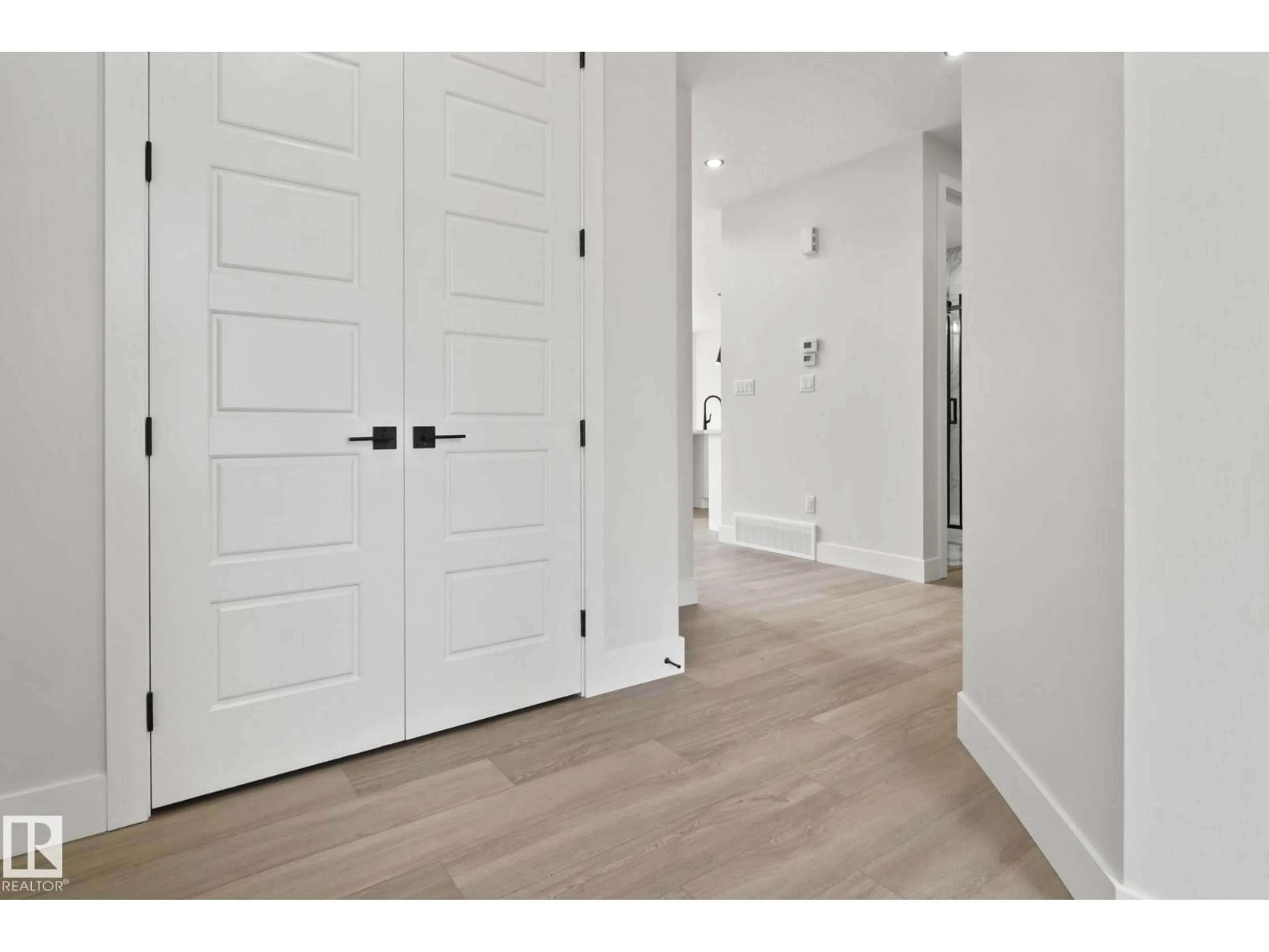 Indoor entryway for 17115 3 ST, Edmonton Alberta T5Y4G8