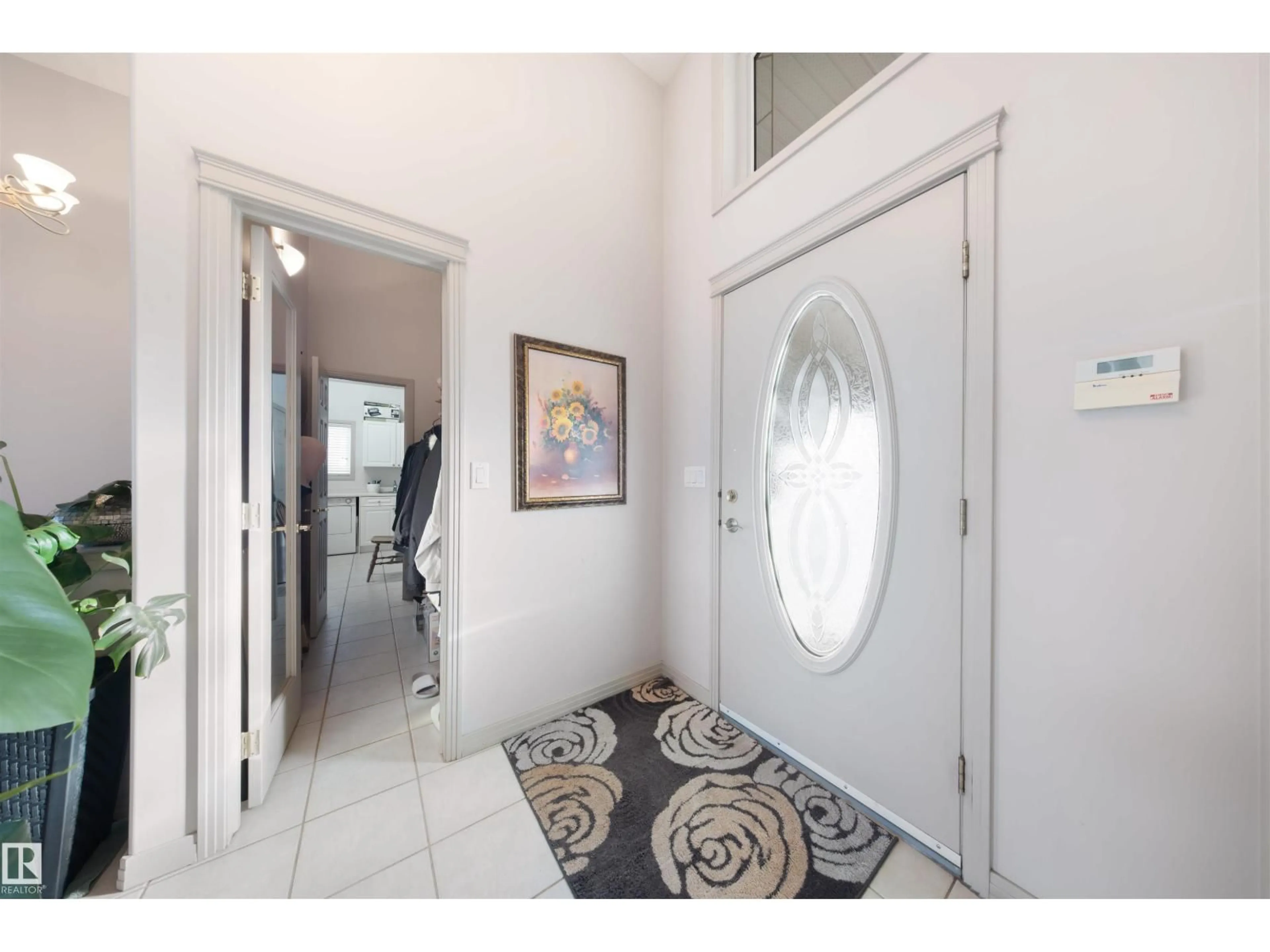 Indoor foyer for 201 ERIN RIDGE DR, St. Albert Alberta T8N6Z3