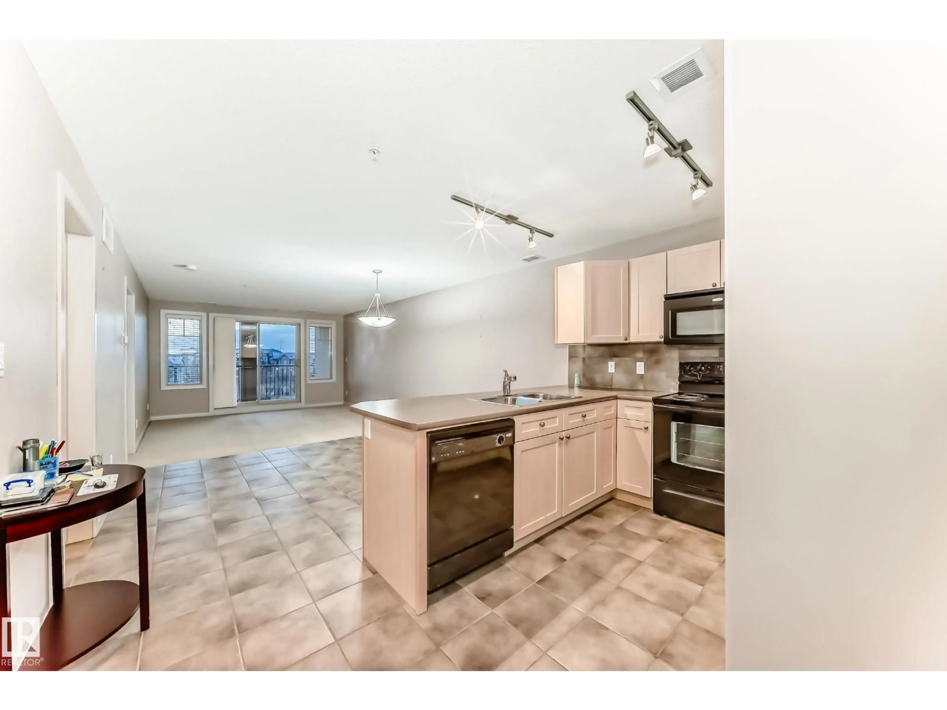 Open concept kitchen, unknown for 400 - 336 PALISADES WY, Sherwood Park Alberta T8H2T9