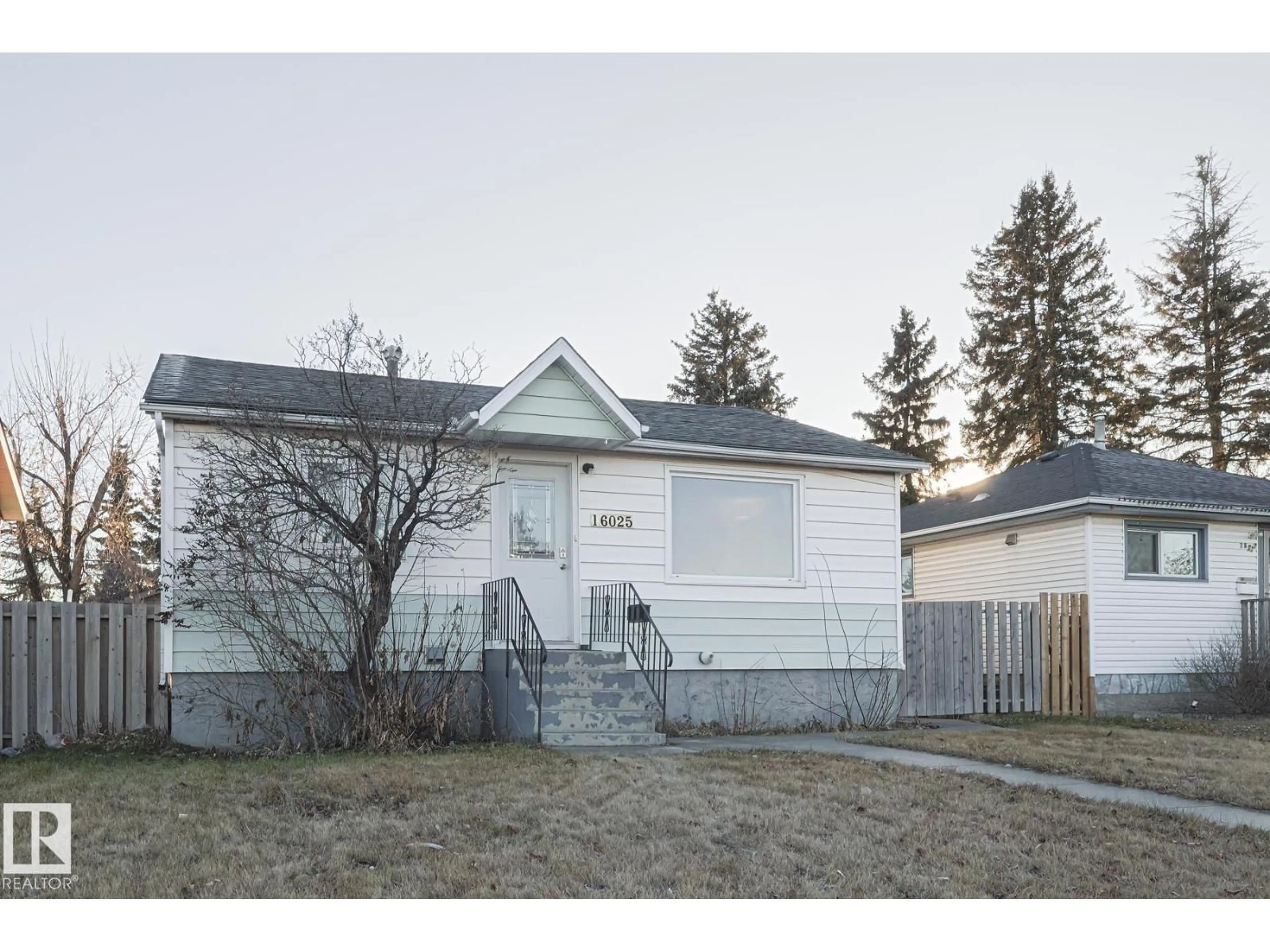 Unknown for NW - 16025 100A AV, Edmonton Alberta T5P0L9