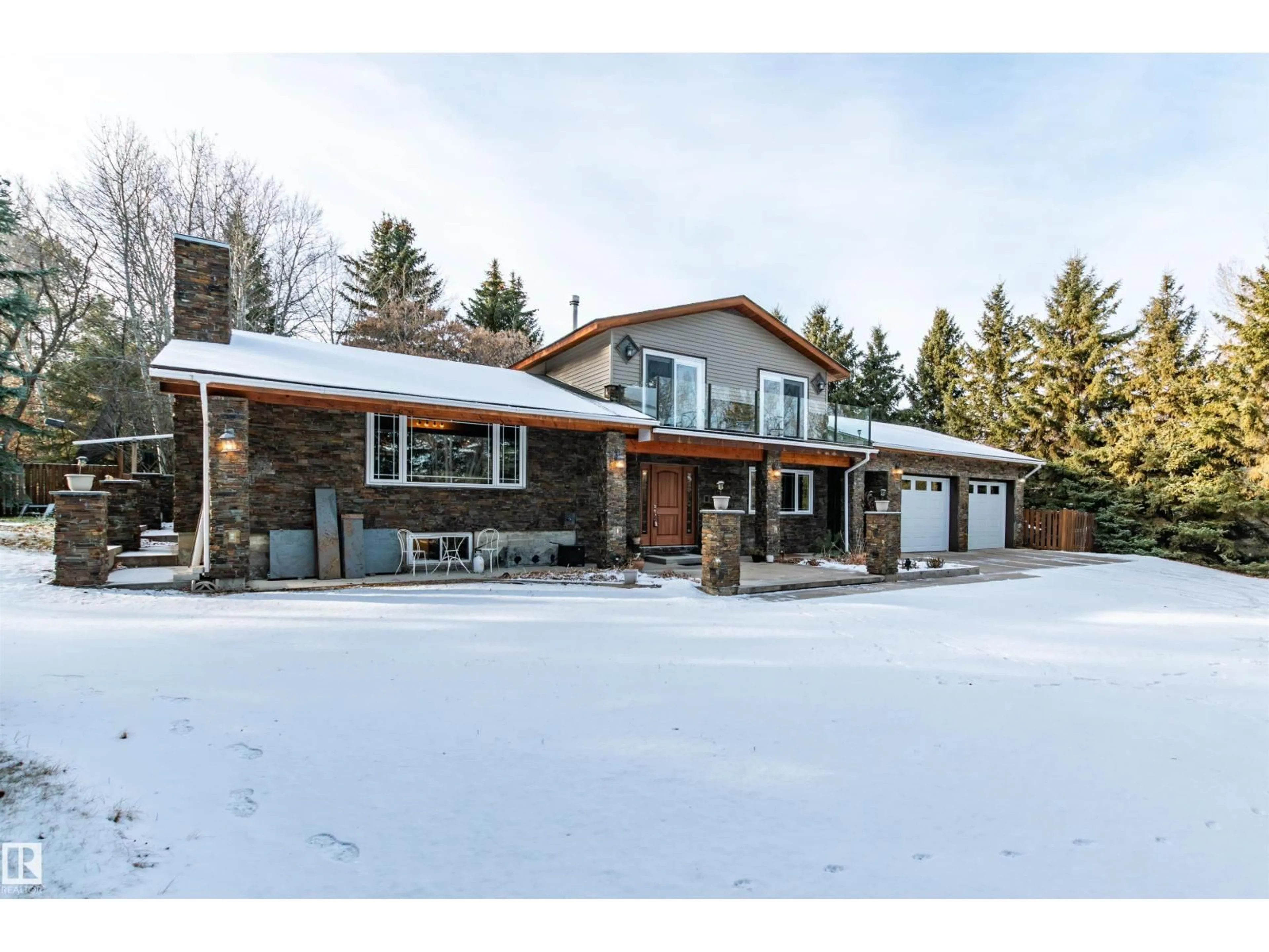 A pic from outside/outdoor area/front of a property/back of a property/a pic from drone, unknown for 37 52552 RGE ROAD 224, Rural Strathcona County Alberta T8A4R7