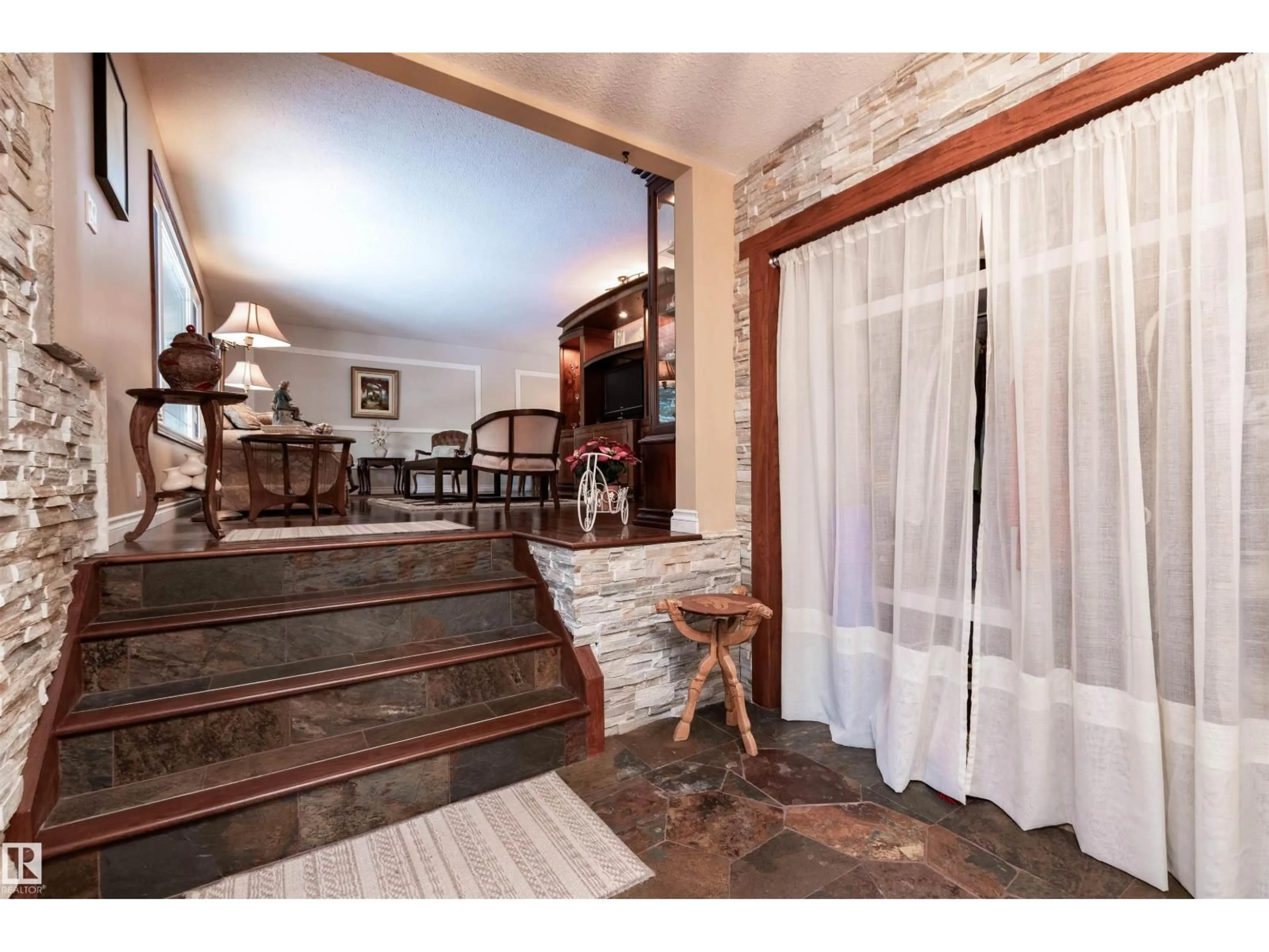 Indoor foyer for 37 52552 RGE ROAD 224, Rural Strathcona County Alberta T8A4R7