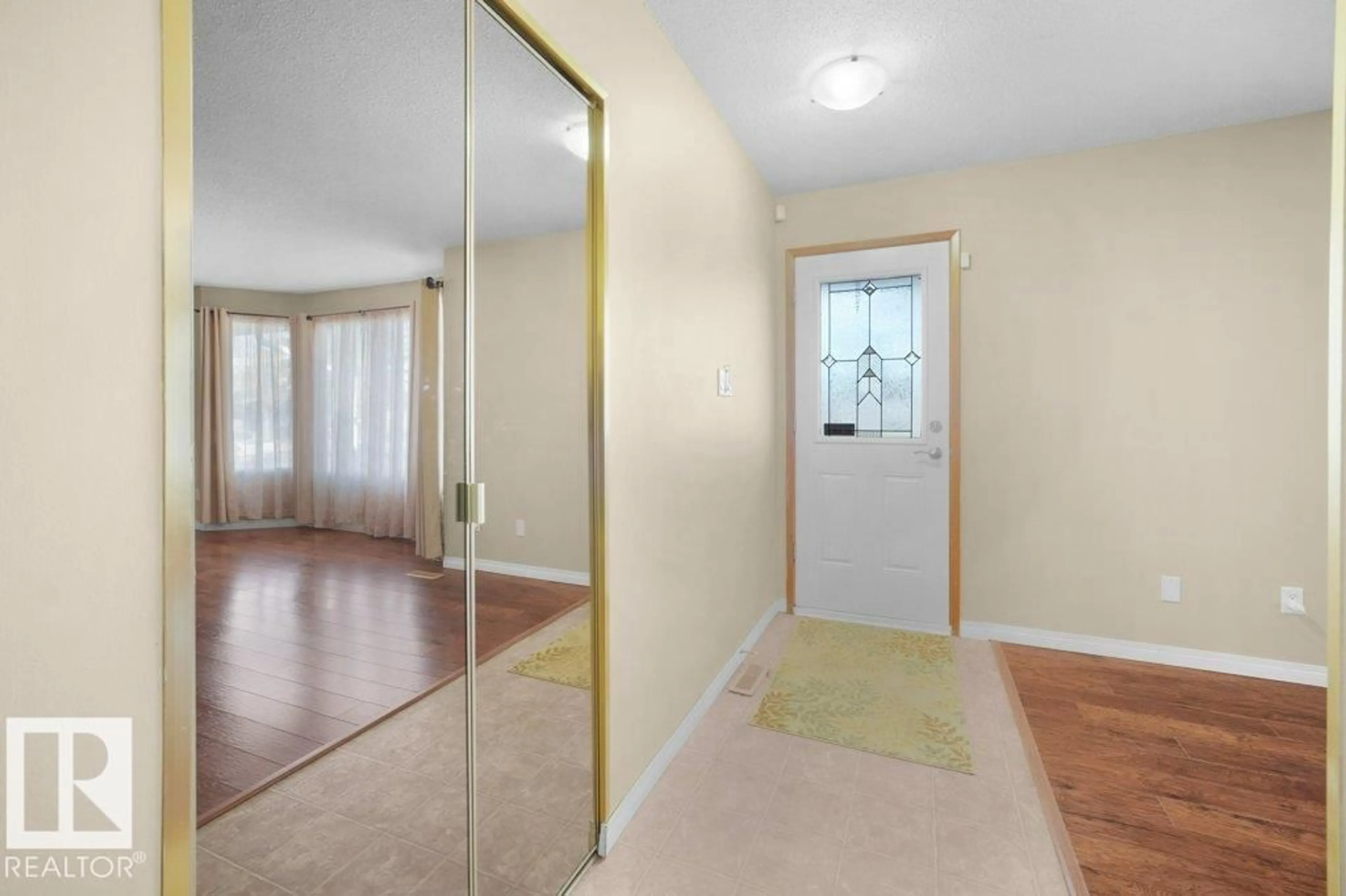 Indoor entryway for 57 HAIDA AV, Leduc Alberta T9E4E7