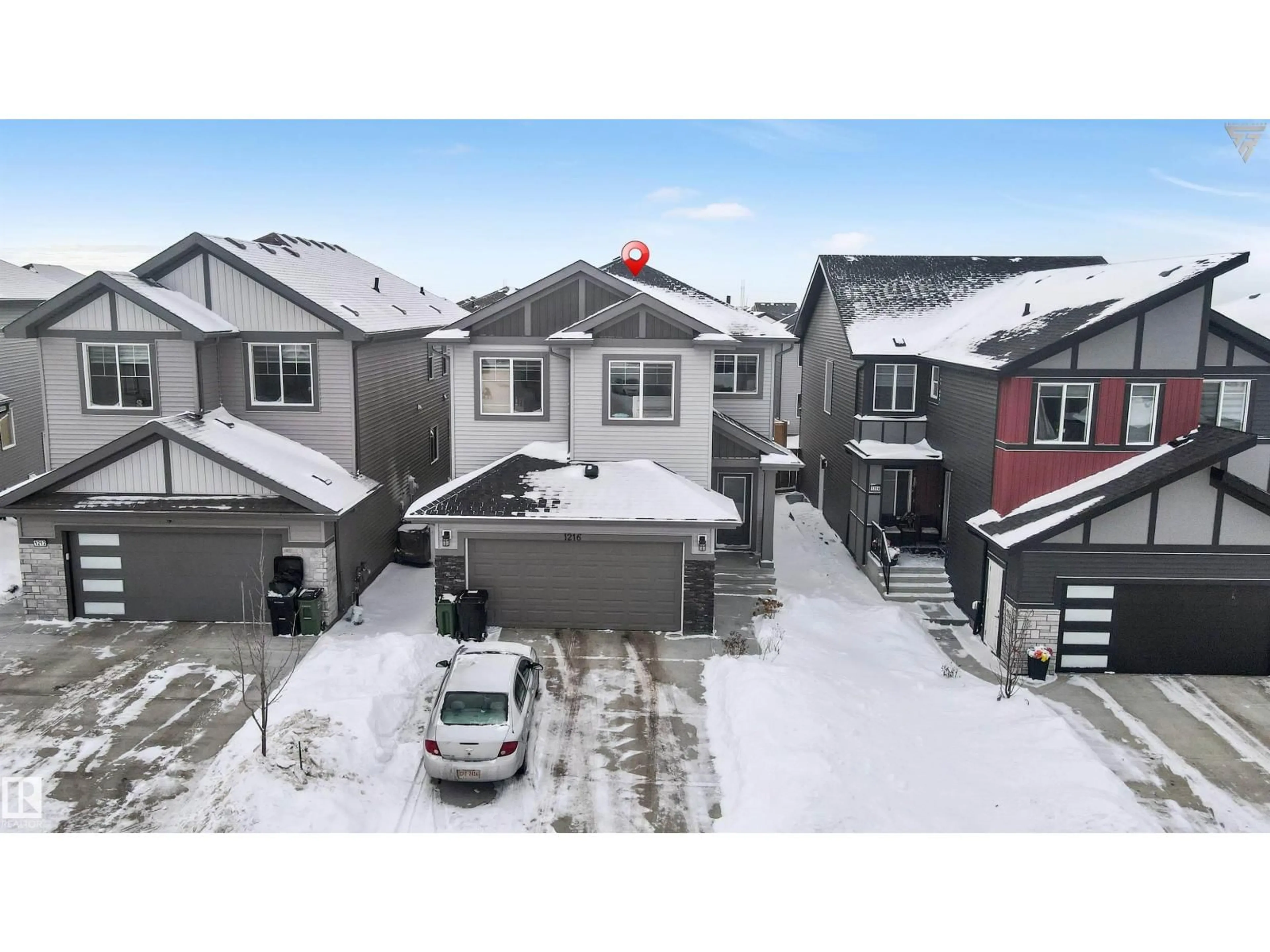 A pic from outside/outdoor area/front of a property/back of a property/a pic from drone, street for 1216 15 ST, Edmonton Alberta T6T2S7