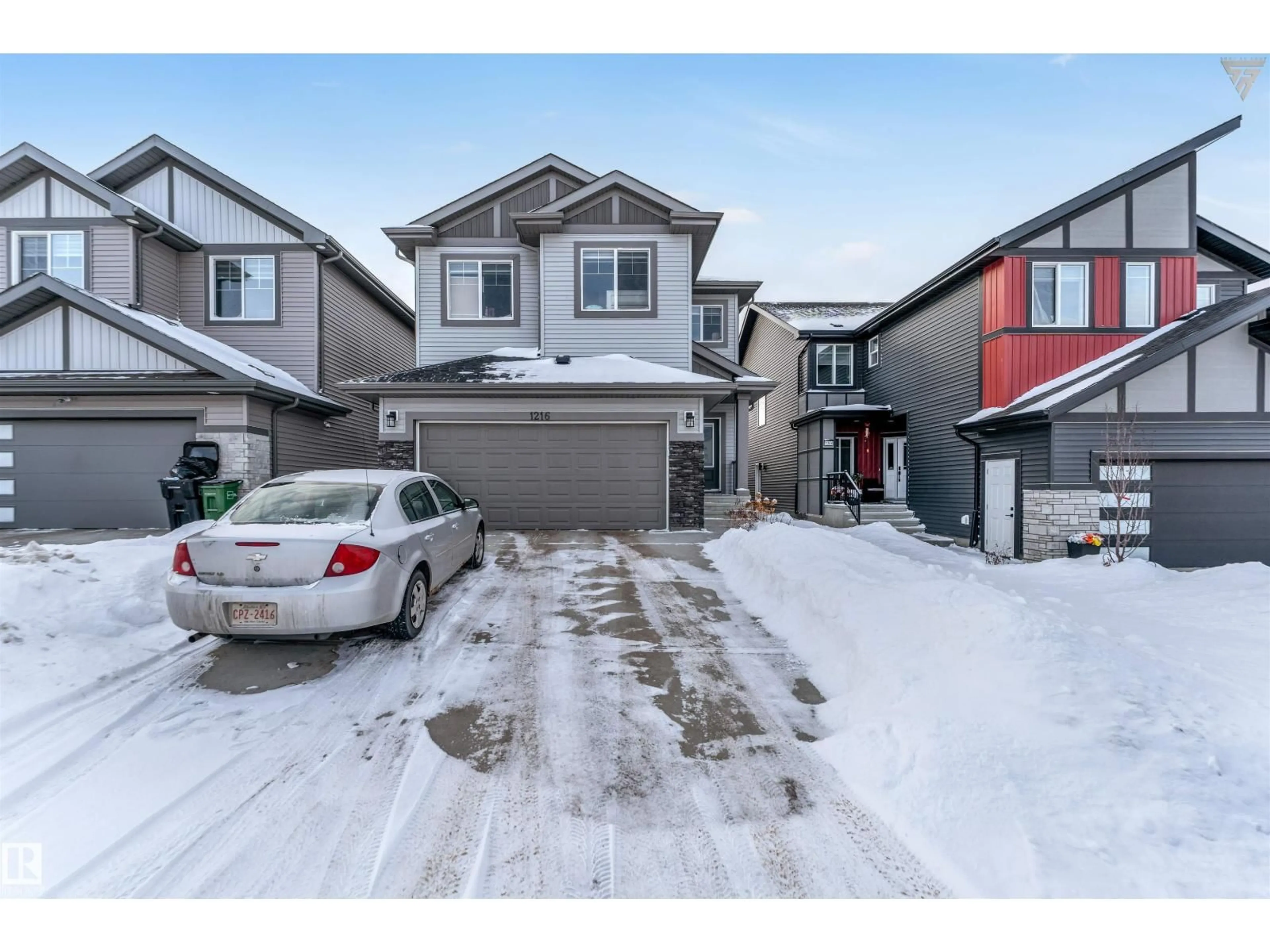 A pic from outside/outdoor area/front of a property/back of a property/a pic from drone, street for 1216 15 ST, Edmonton Alberta T6T2S7