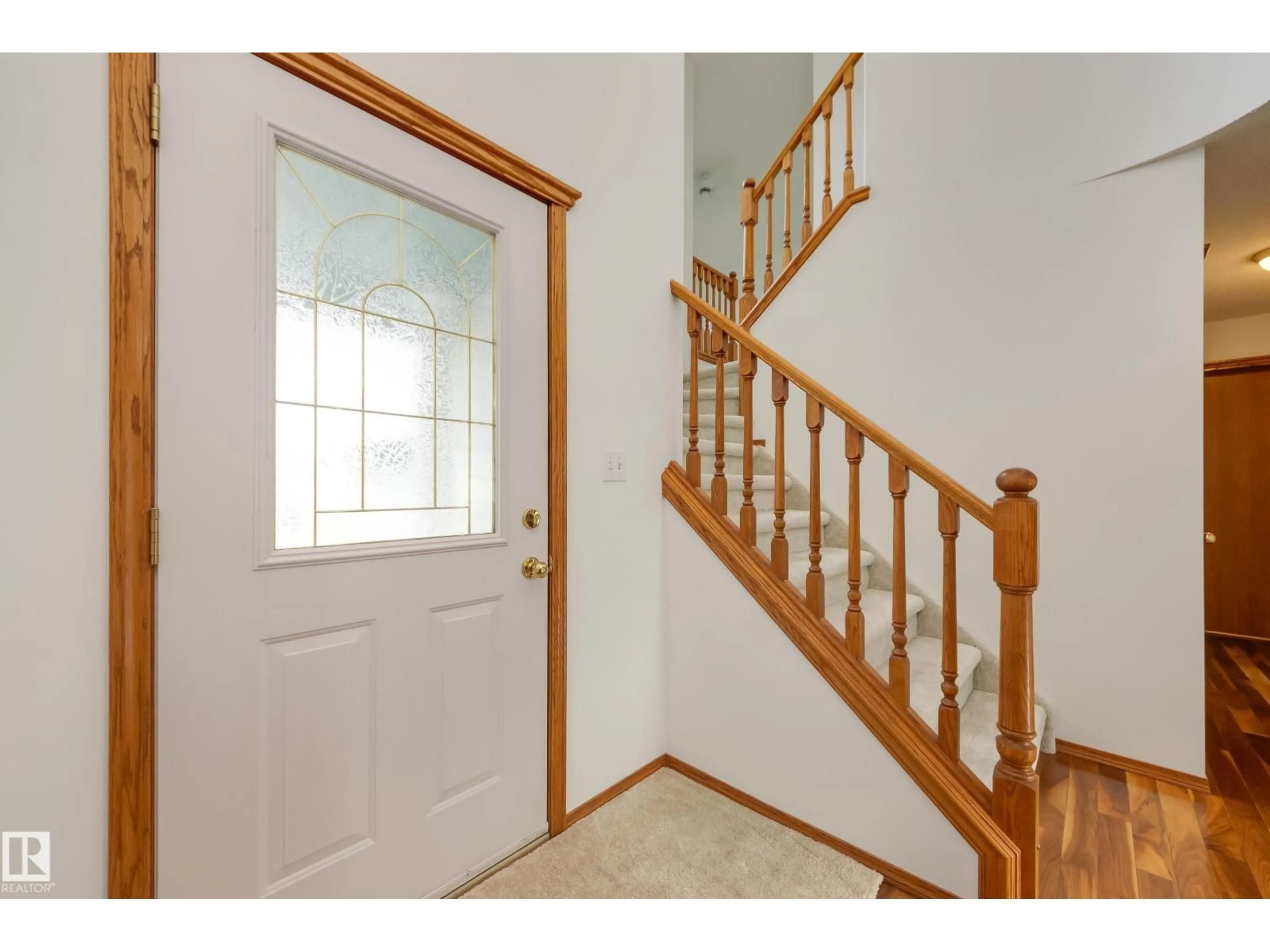 Indoor entryway for 13323 155 AV, Edmonton Alberta T6V1K5