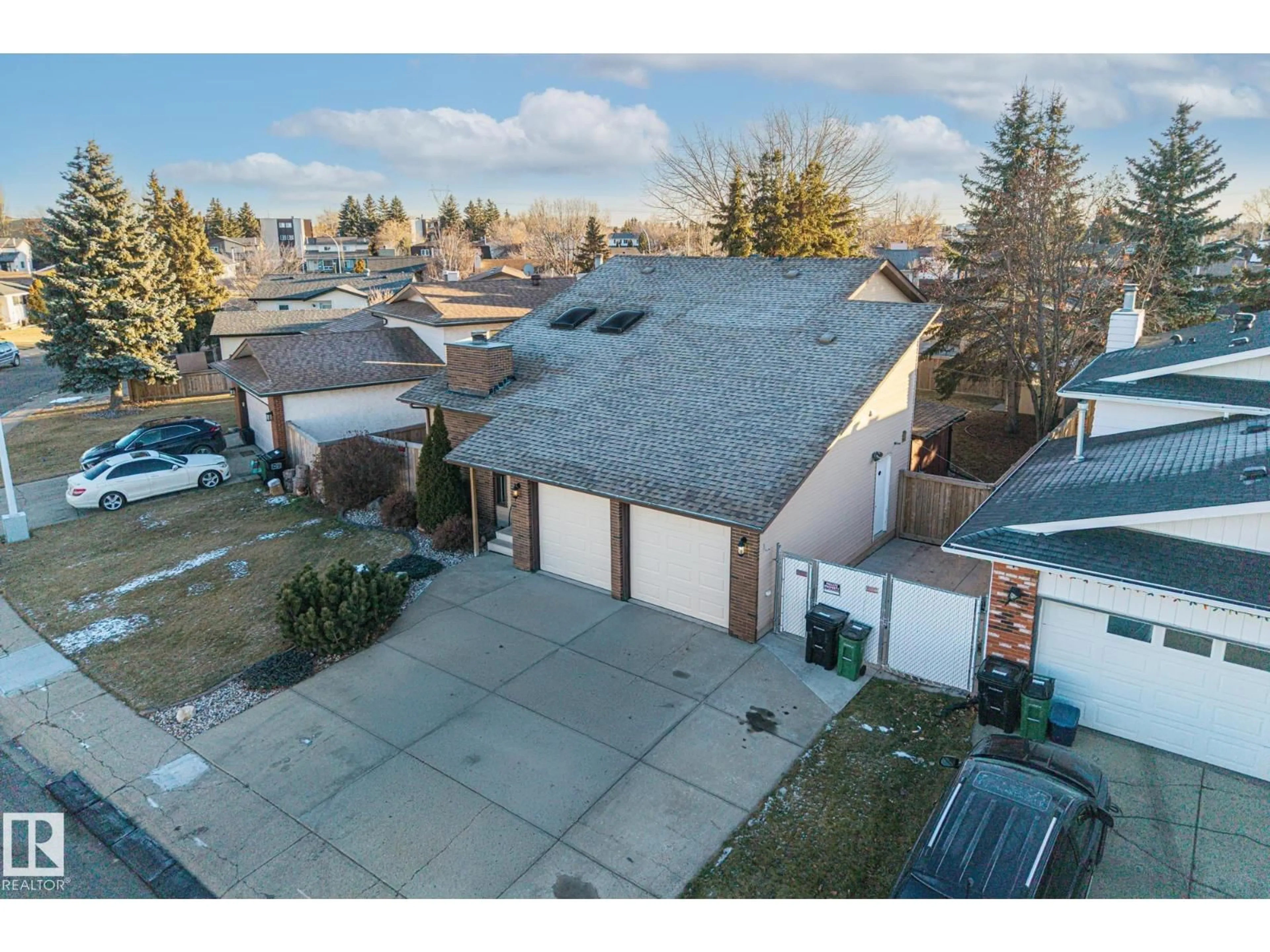 A pic from outside/outdoor area/front of a property/back of a property/a pic from drone, street for 11907 164 AV, Edmonton Alberta T5X5C1