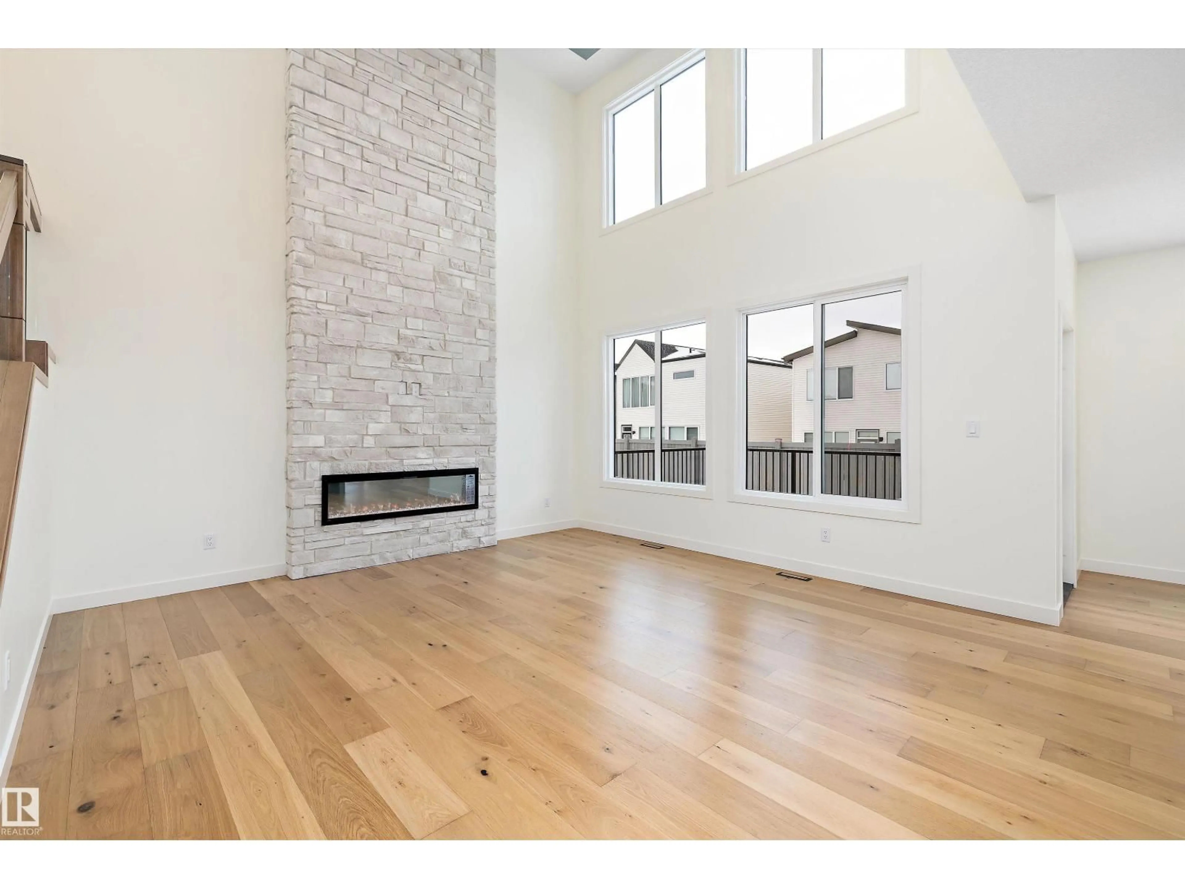 A pic of a room for 6879 KNOX LO SW, Edmonton Alberta T6W4R4