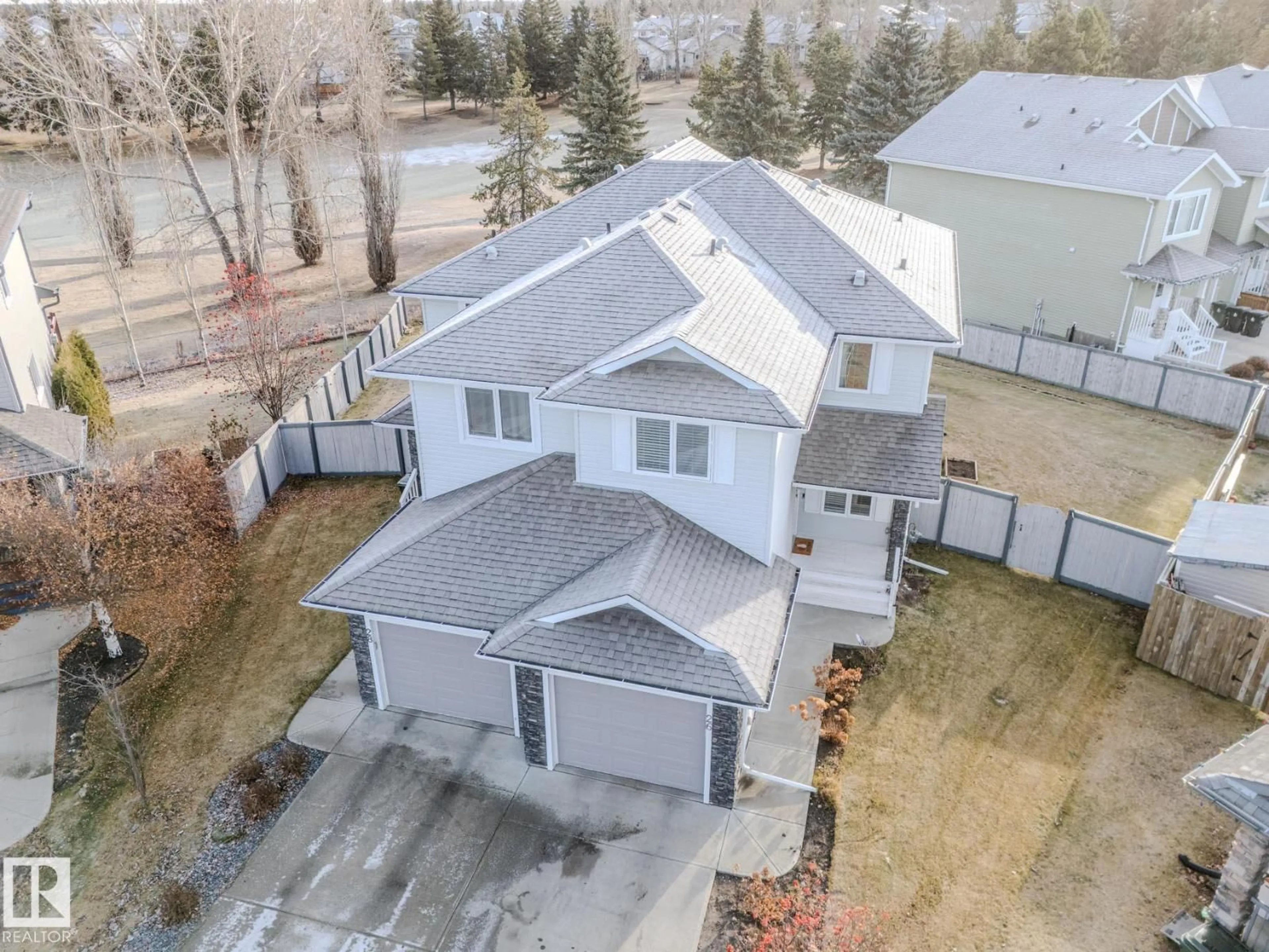 A pic from outside/outdoor area/front of a property/back of a property/a pic from drone, street for 26 AUSTIN CT, Spruce Grove Alberta T7X0N4