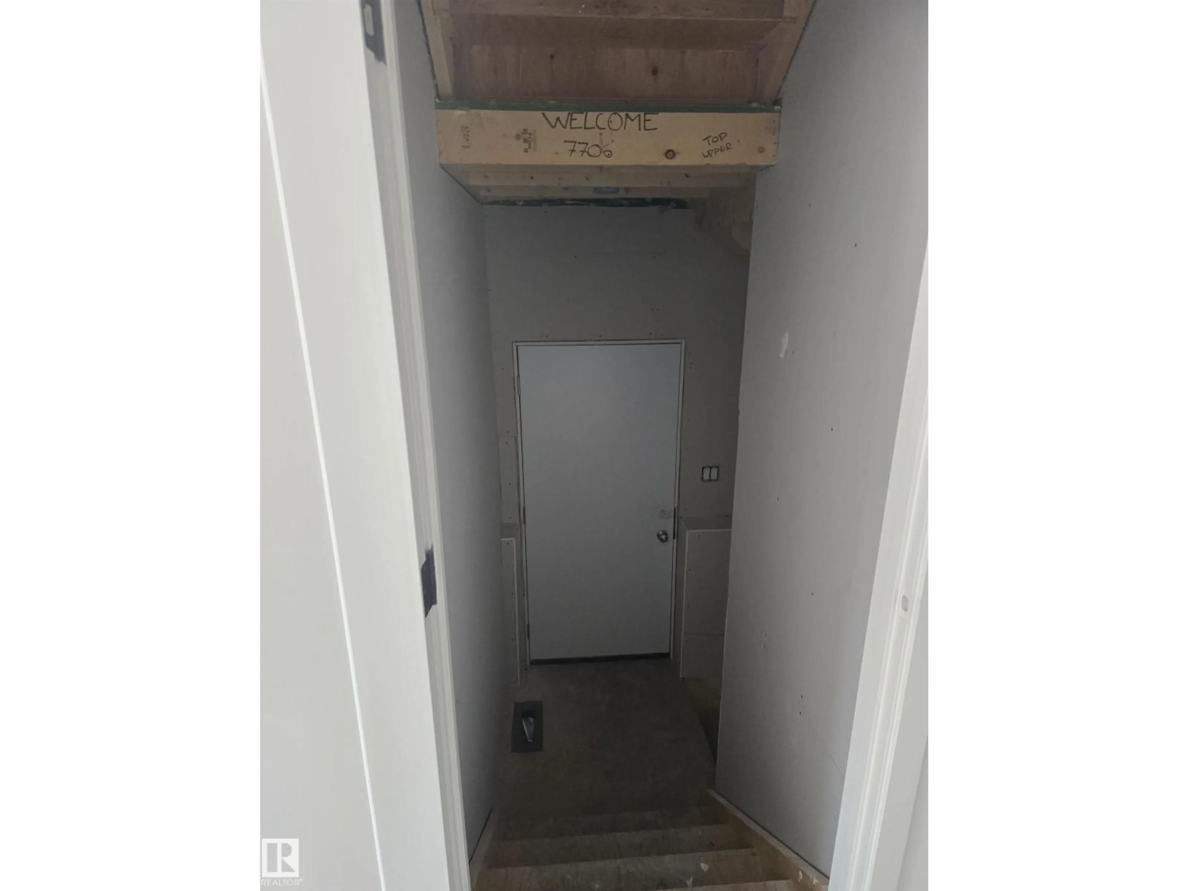 A pic of a room for 7706 174A AV, Edmonton Alberta T5Z0W5