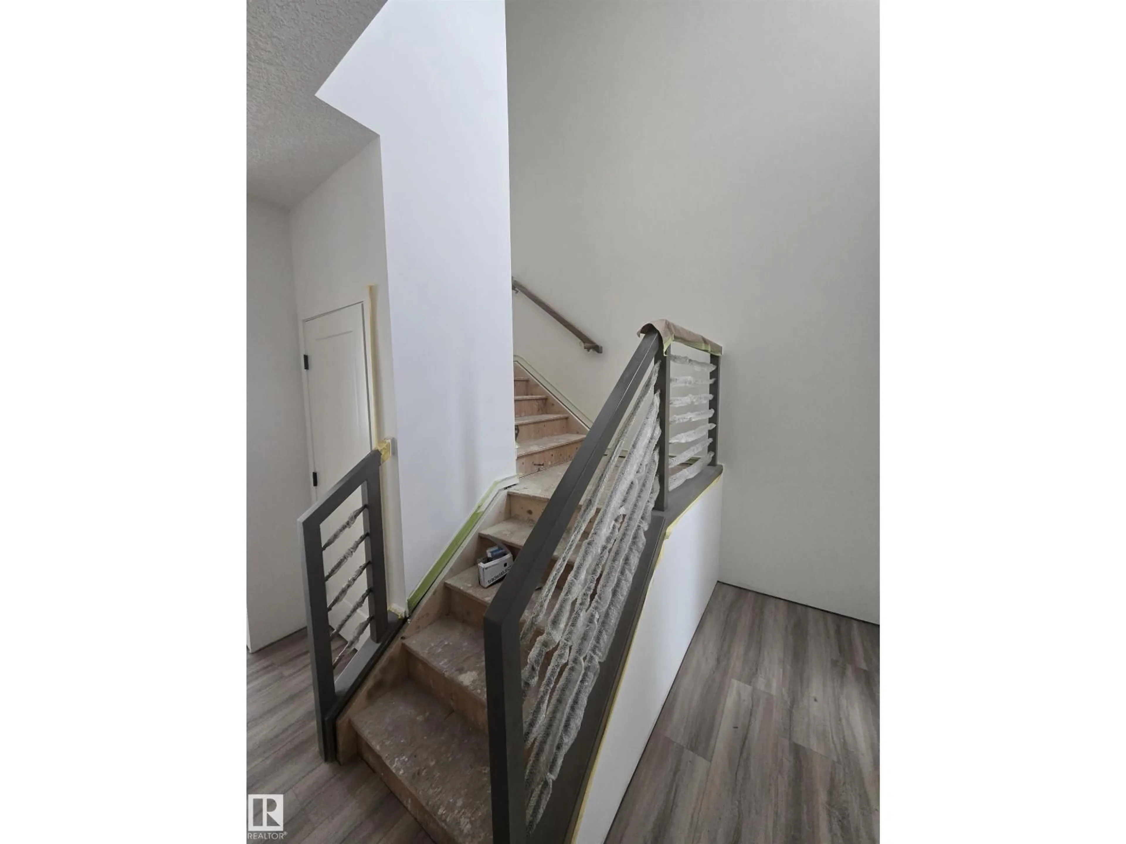 Stairs for 7706 174A AV, Edmonton Alberta T5Z0W5