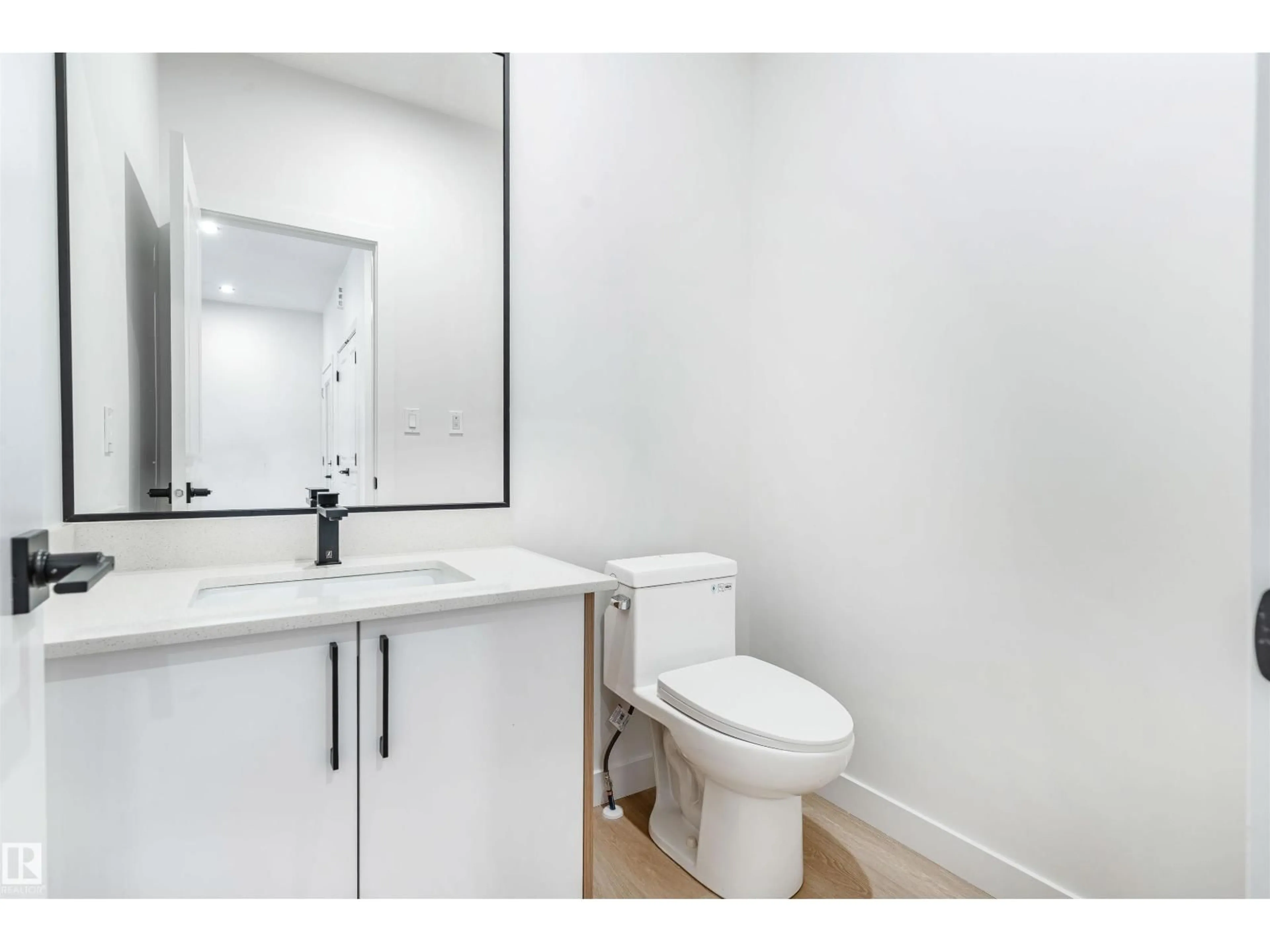 Standard bathroom, unknown for 22 AXELWOOD CR, Spruce Grove Alberta T7X4G4