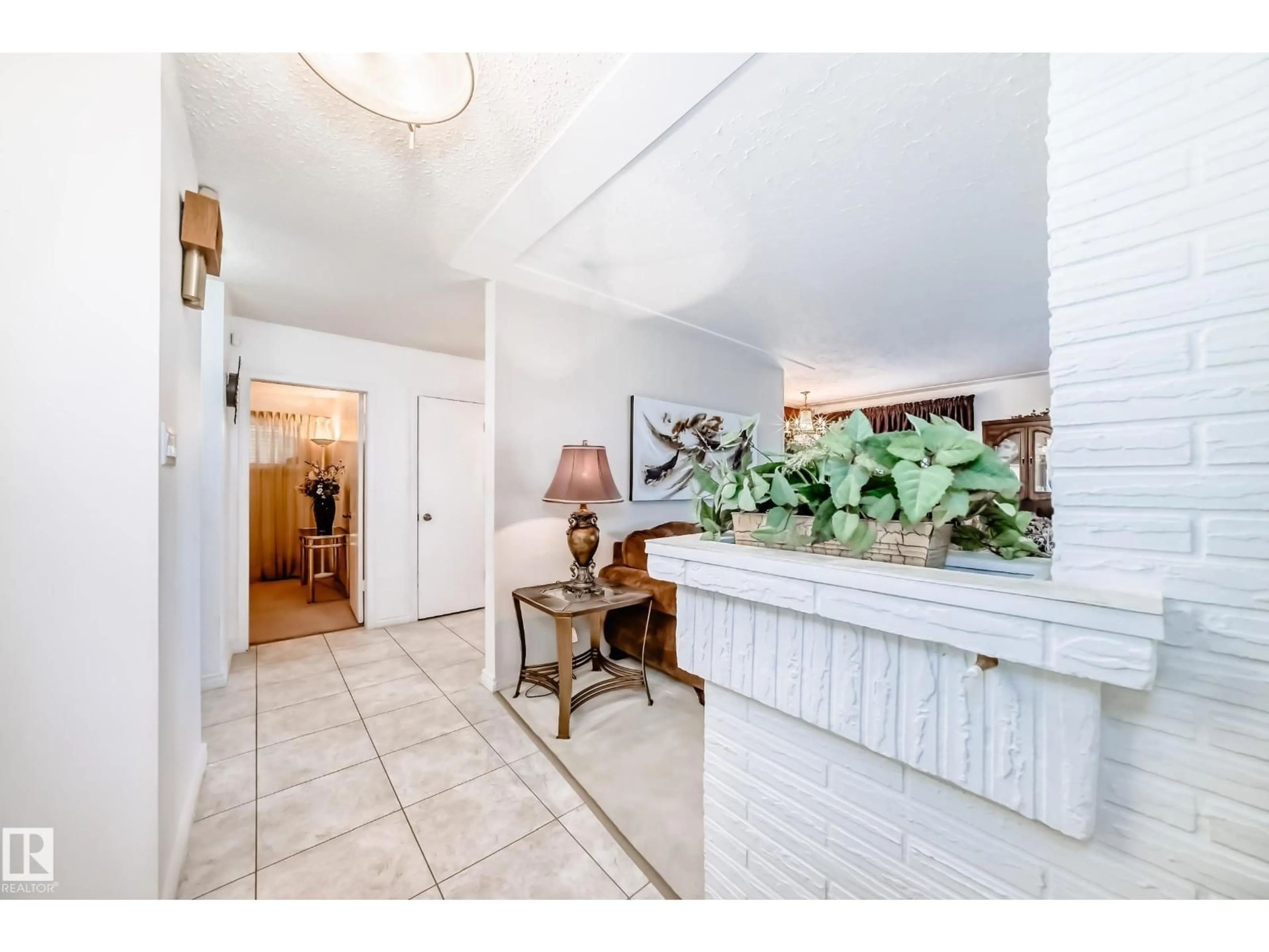 Indoor entryway for NW - 13338 120 ST, Edmonton Alberta T5E5P5