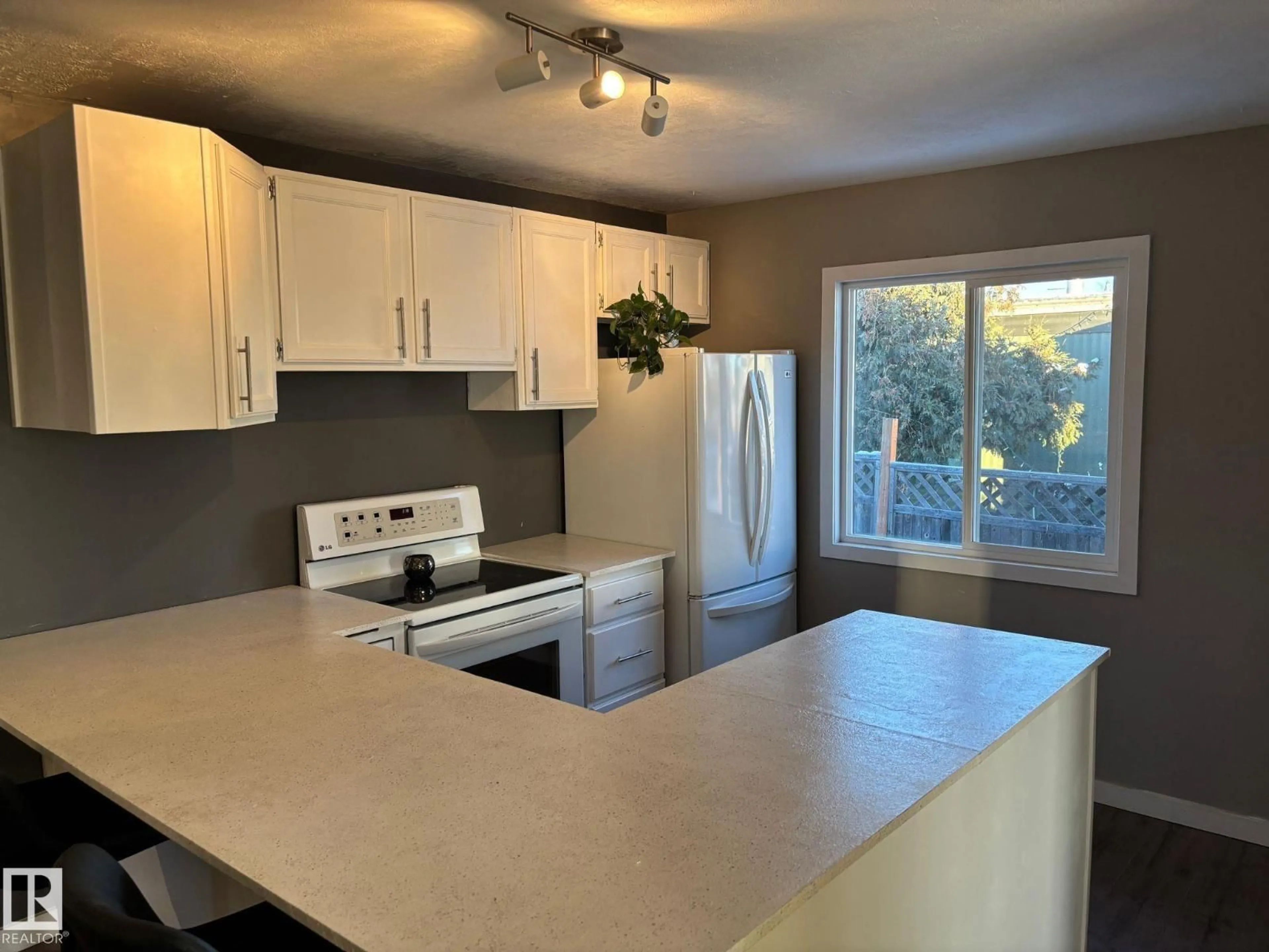 Open concept kitchen, unknown for 5022 51 AV, Elk Point Alberta T0A1A0