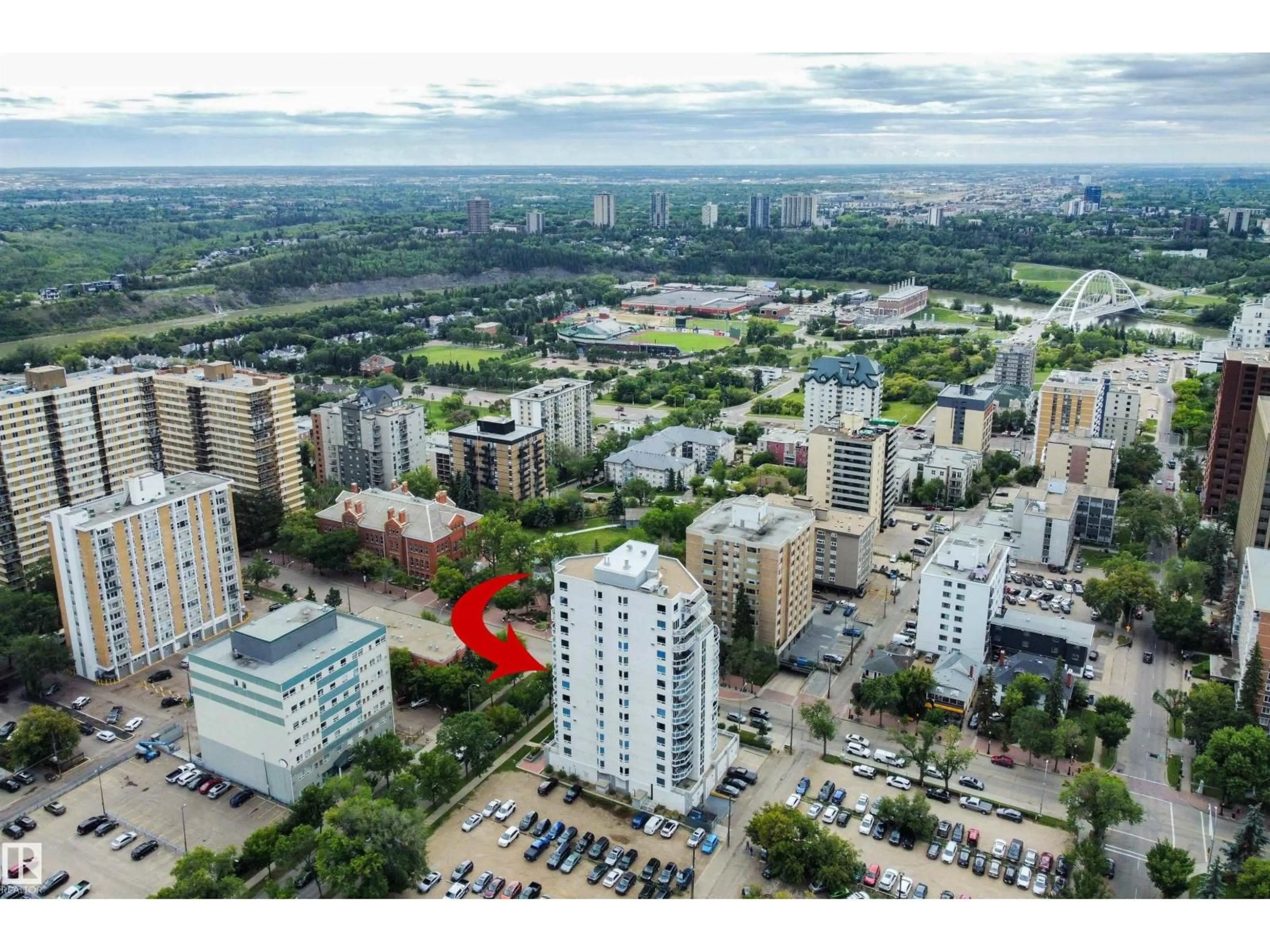 A pic from outside/outdoor area/front of a property/back of a property/a pic from drone, city buildings view from balcony for 901 - 10504 99 AV, Edmonton Alberta T5K1B2