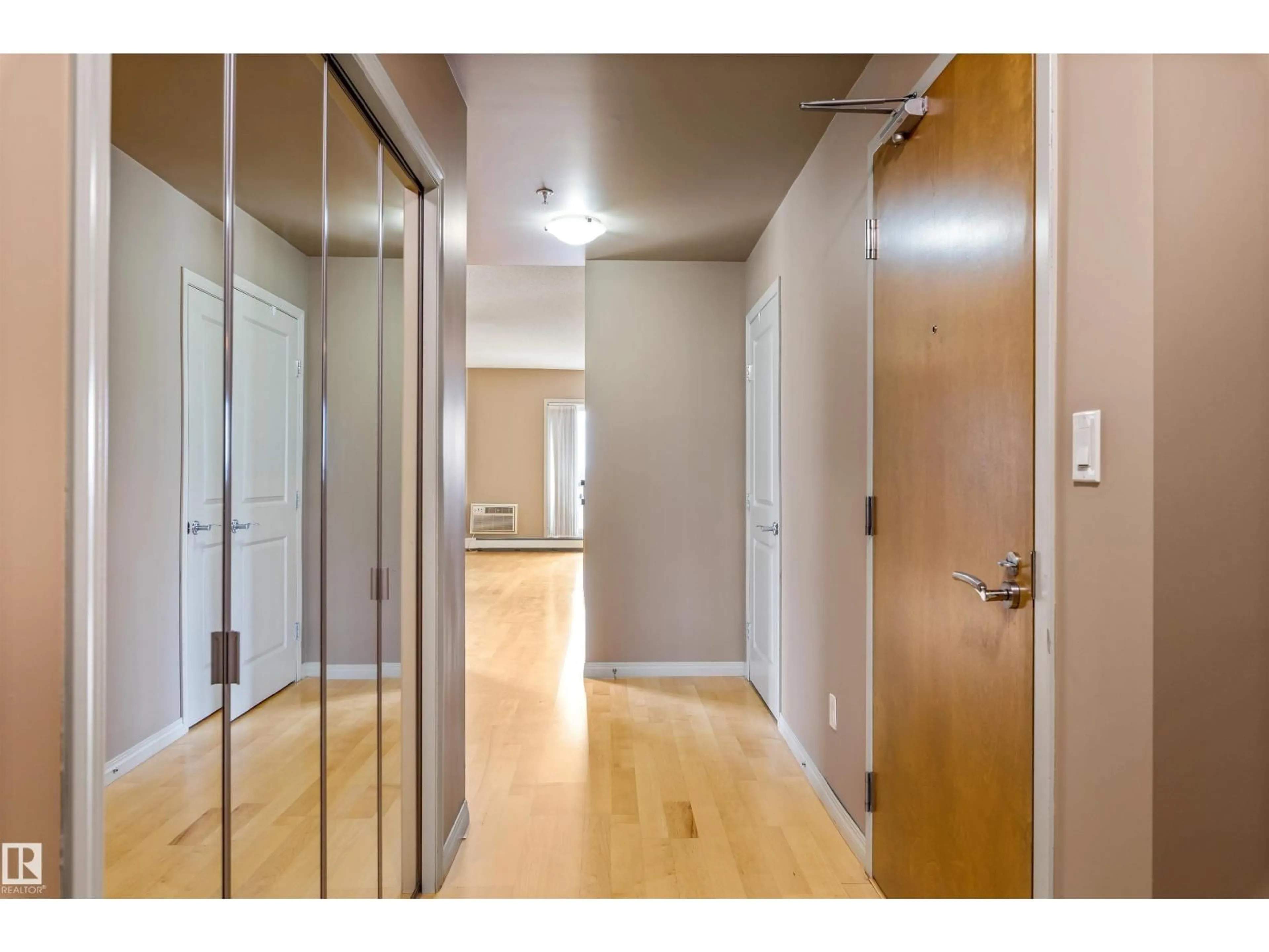 Indoor entryway for 901 - 10504 99 AV, Edmonton Alberta T5K1B2