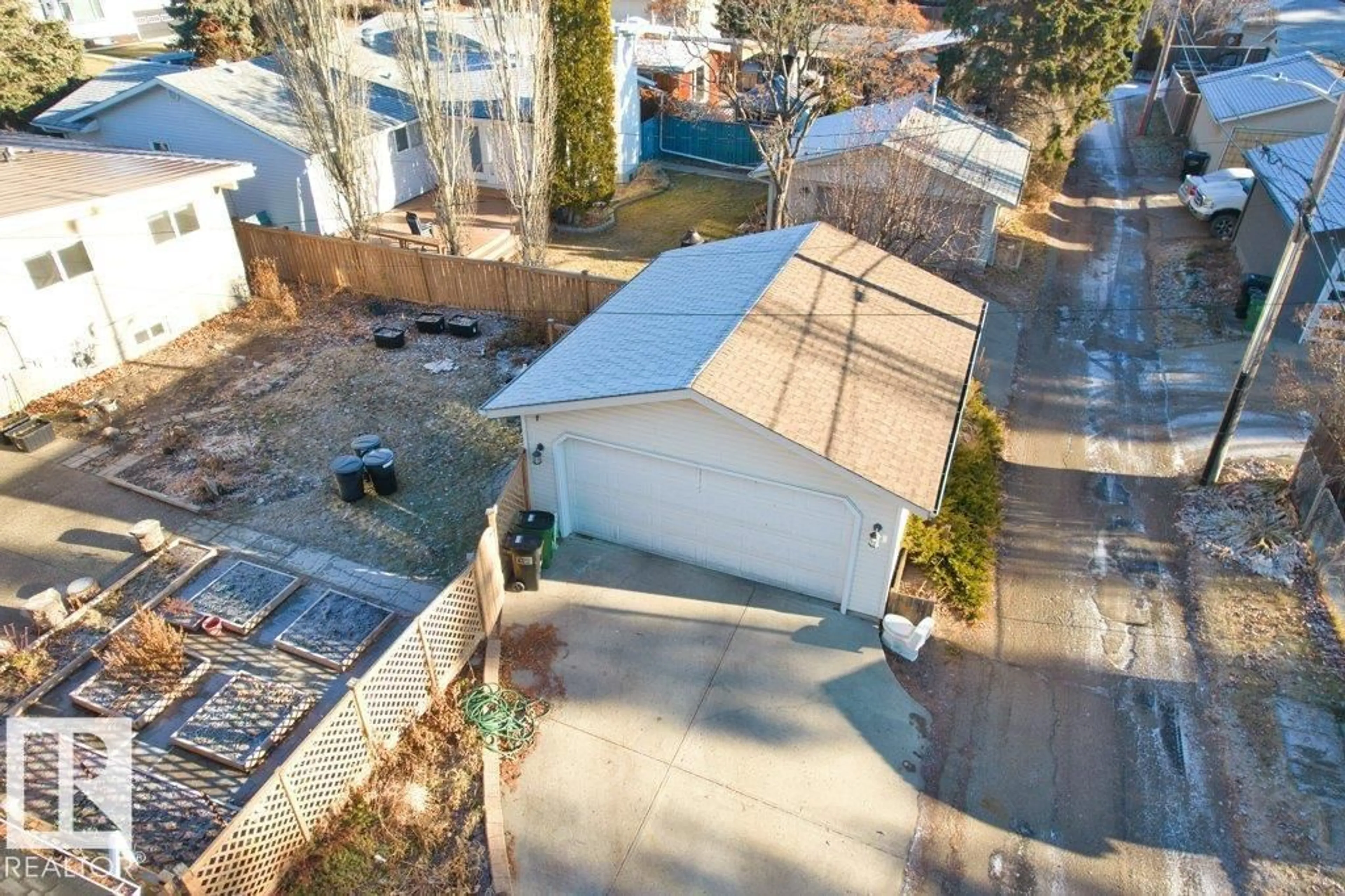 A pic from outside/outdoor area/front of a property/back of a property/a pic from drone, street for 11471 48 AV, Edmonton Alberta T6H0C9