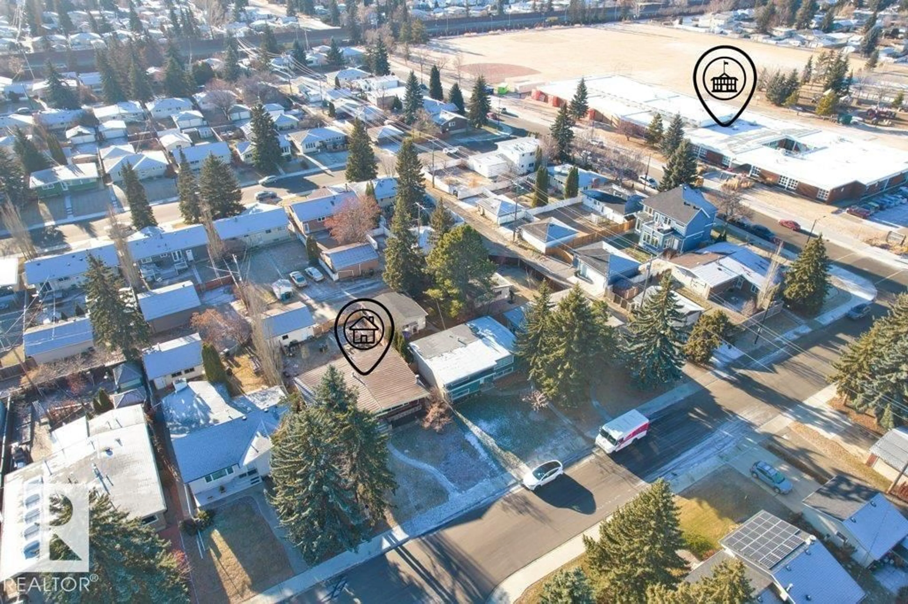 A pic from outside/outdoor area/front of a property/back of a property/a pic from drone, street for 11471 48 AV, Edmonton Alberta T6H0C9