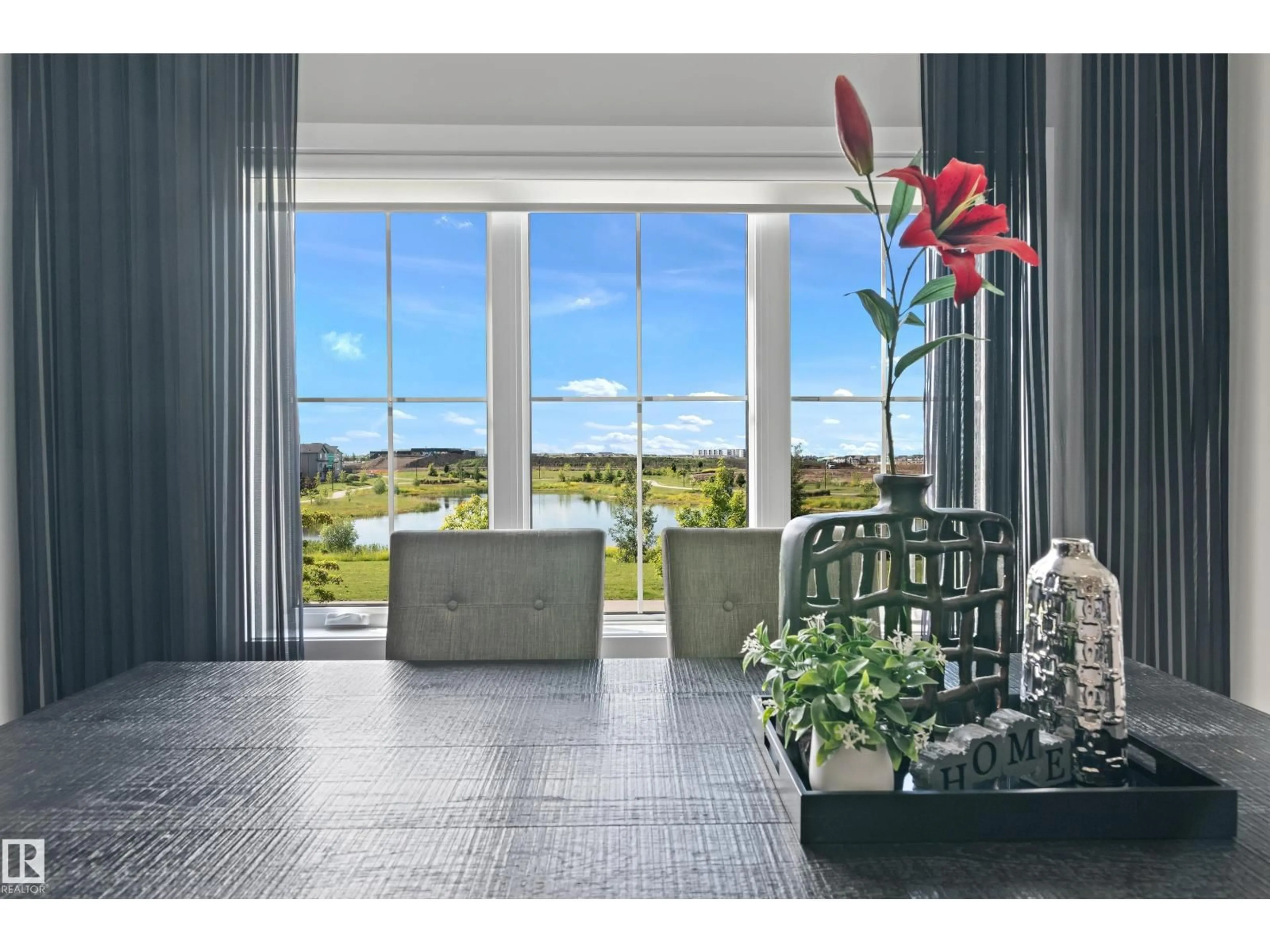 Indoor foyer for 2654 DONAGHEY CR, Edmonton Alberta T6W4T1