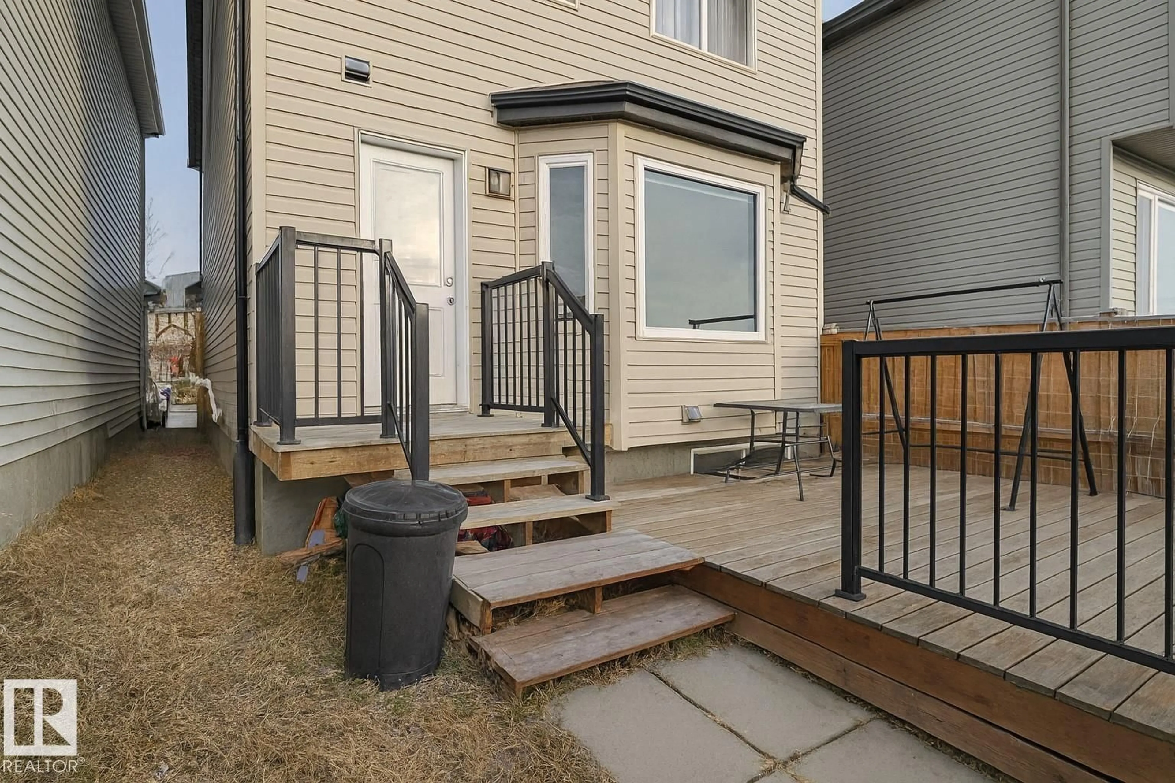 Patio, street for 754 EAGLESON CR, Edmonton Alberta T6M0V2