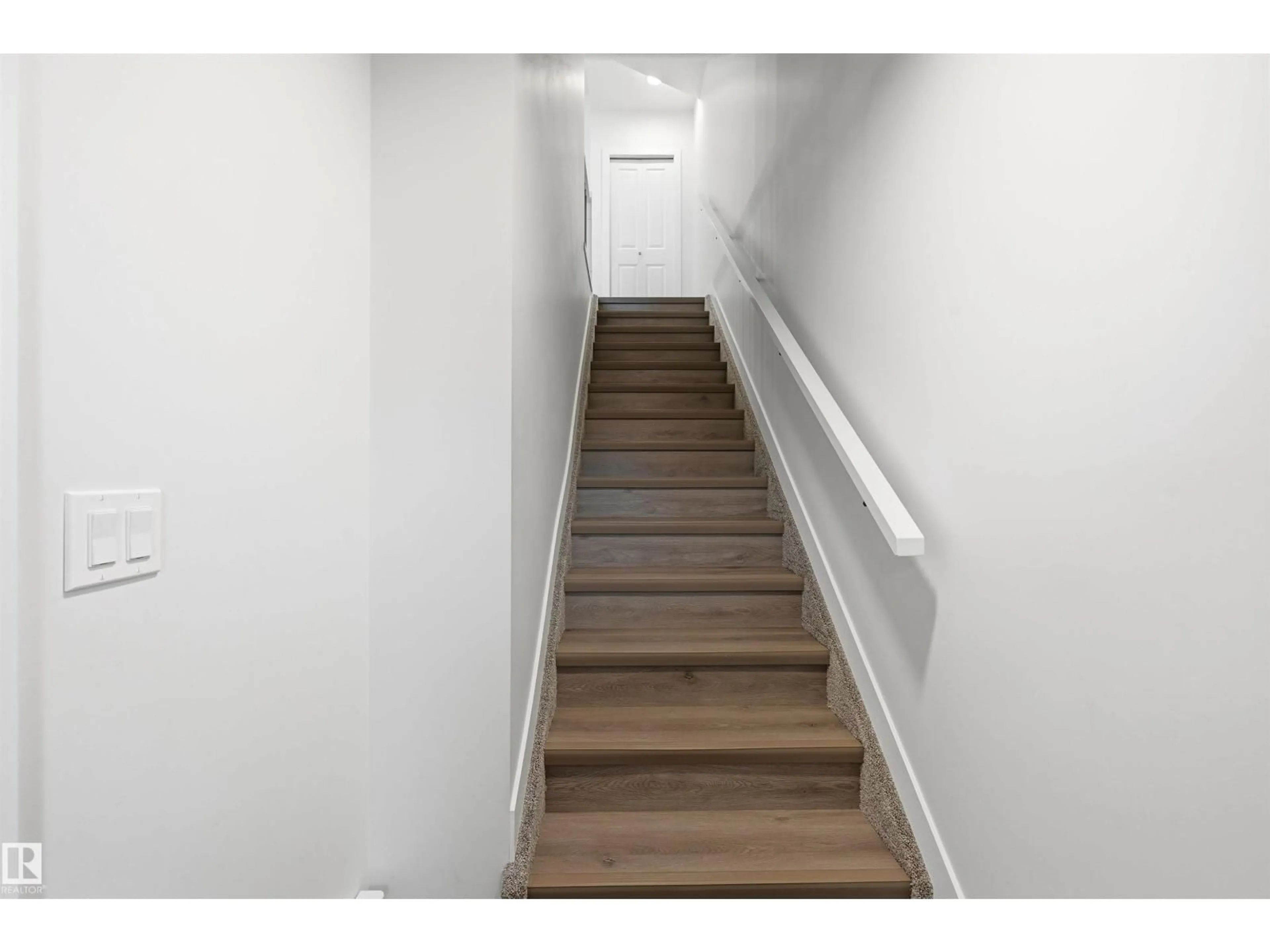 Stairs for 38 1010 RABBIT HILL RD, Edmonton Alberta T6W4G7