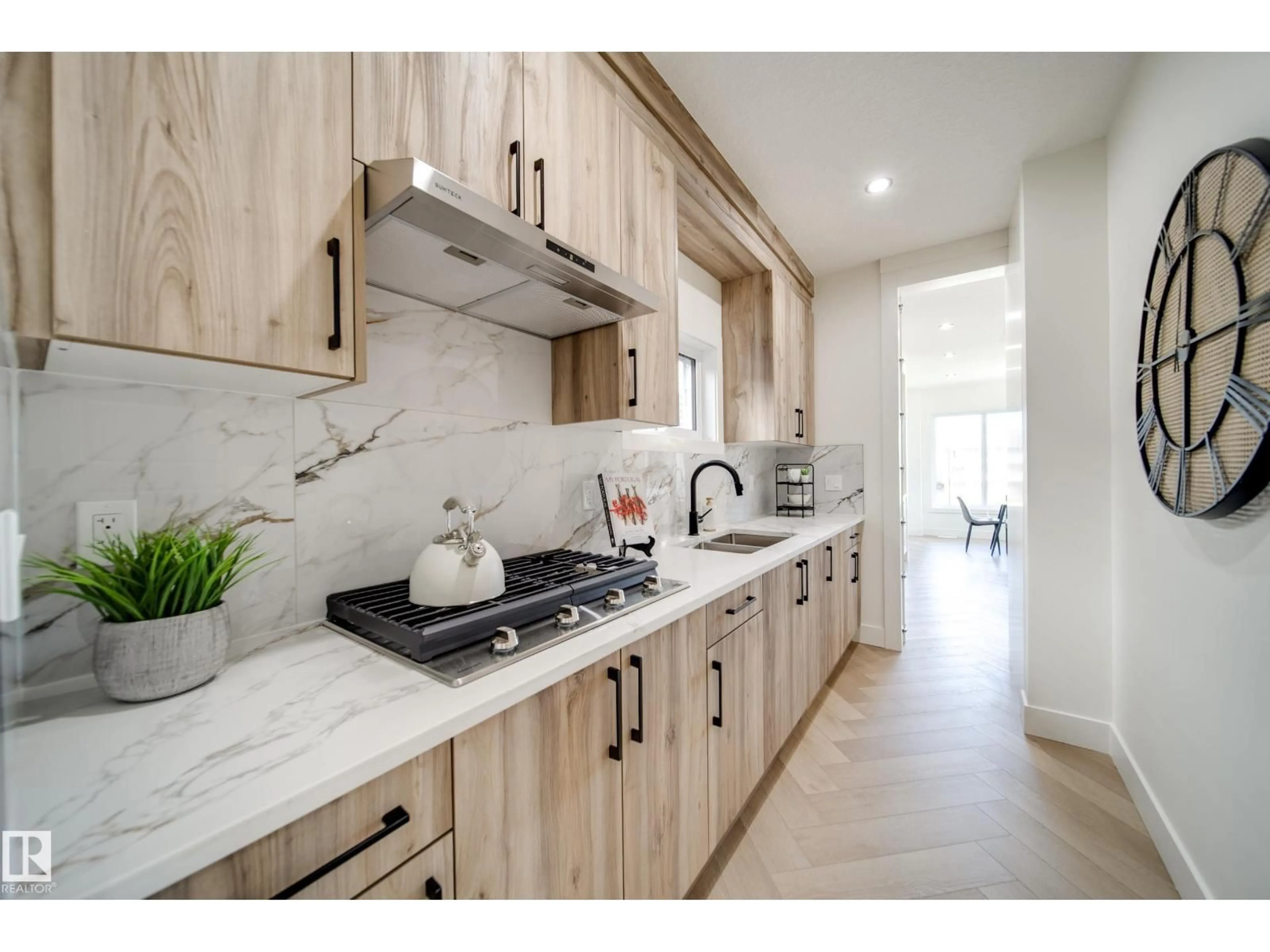 Unknown for 7023 177 AV, Edmonton Alberta T5Z0W9