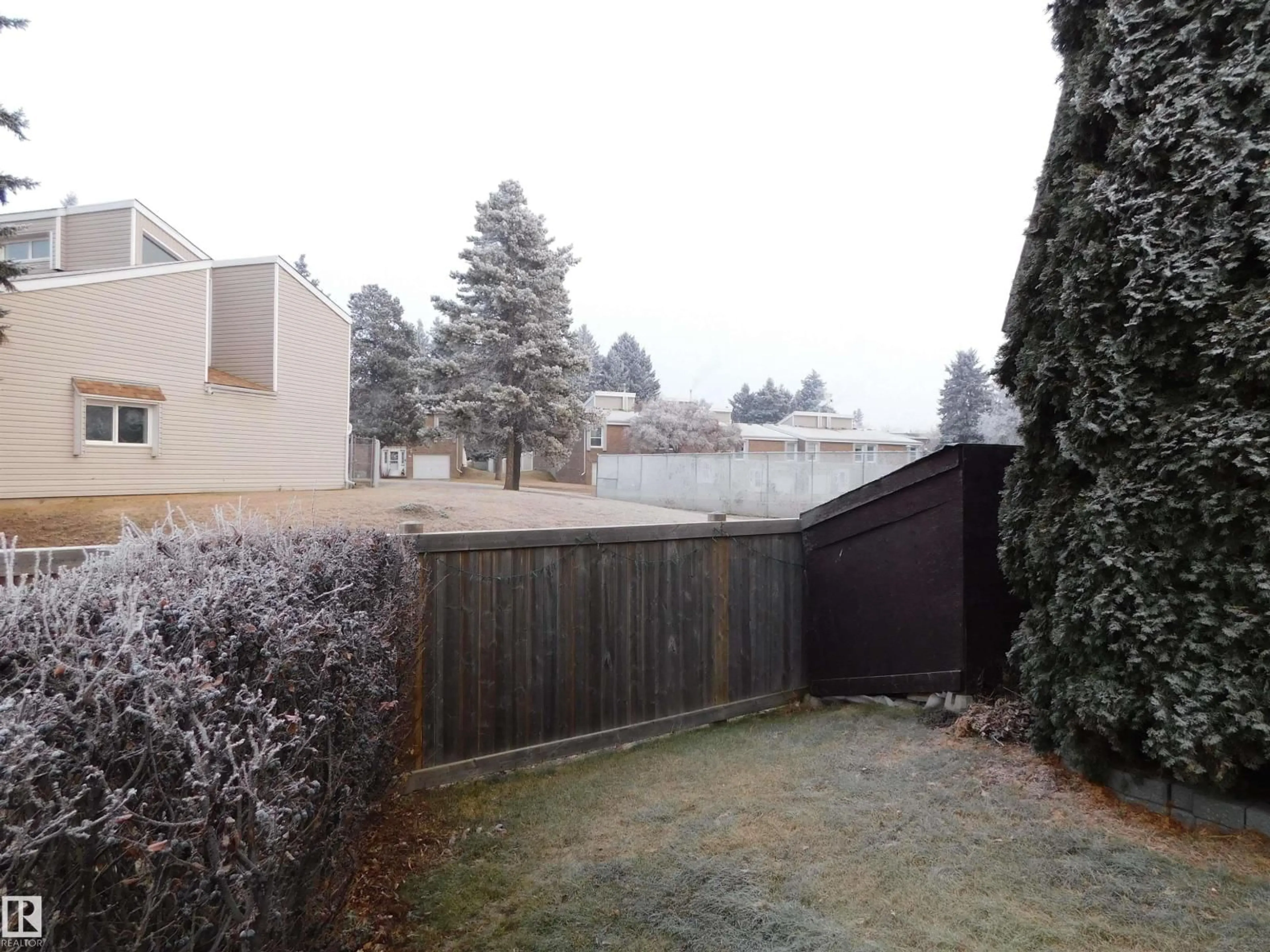 Patio, unknown for 104 GREENFIELD ES, St. Albert Alberta T8N2G2