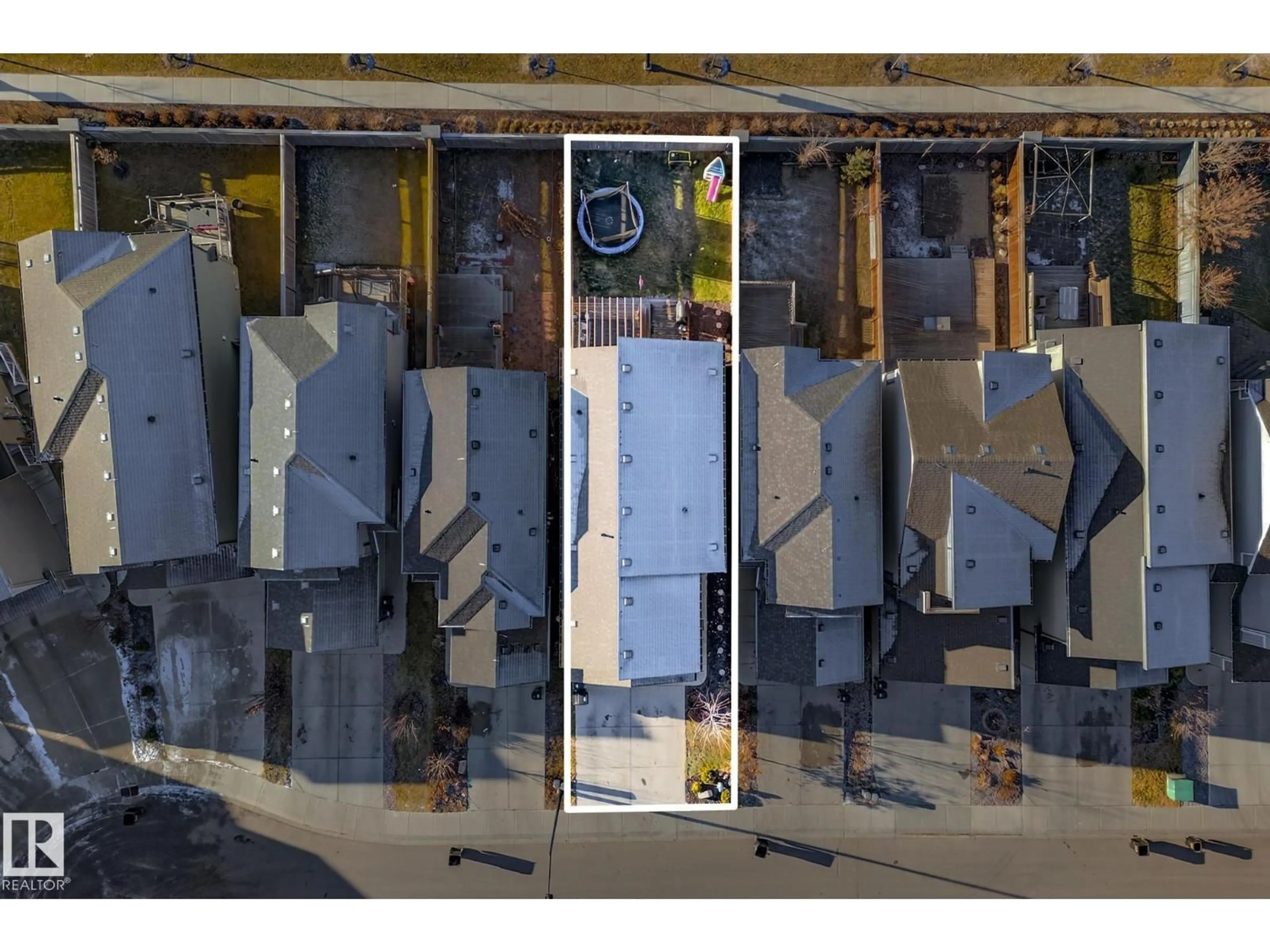 A pic from outside/outdoor area/front of a property/back of a property/a pic from drone, street for 1803 DUMONT CR, Edmonton Alberta T6W3V8