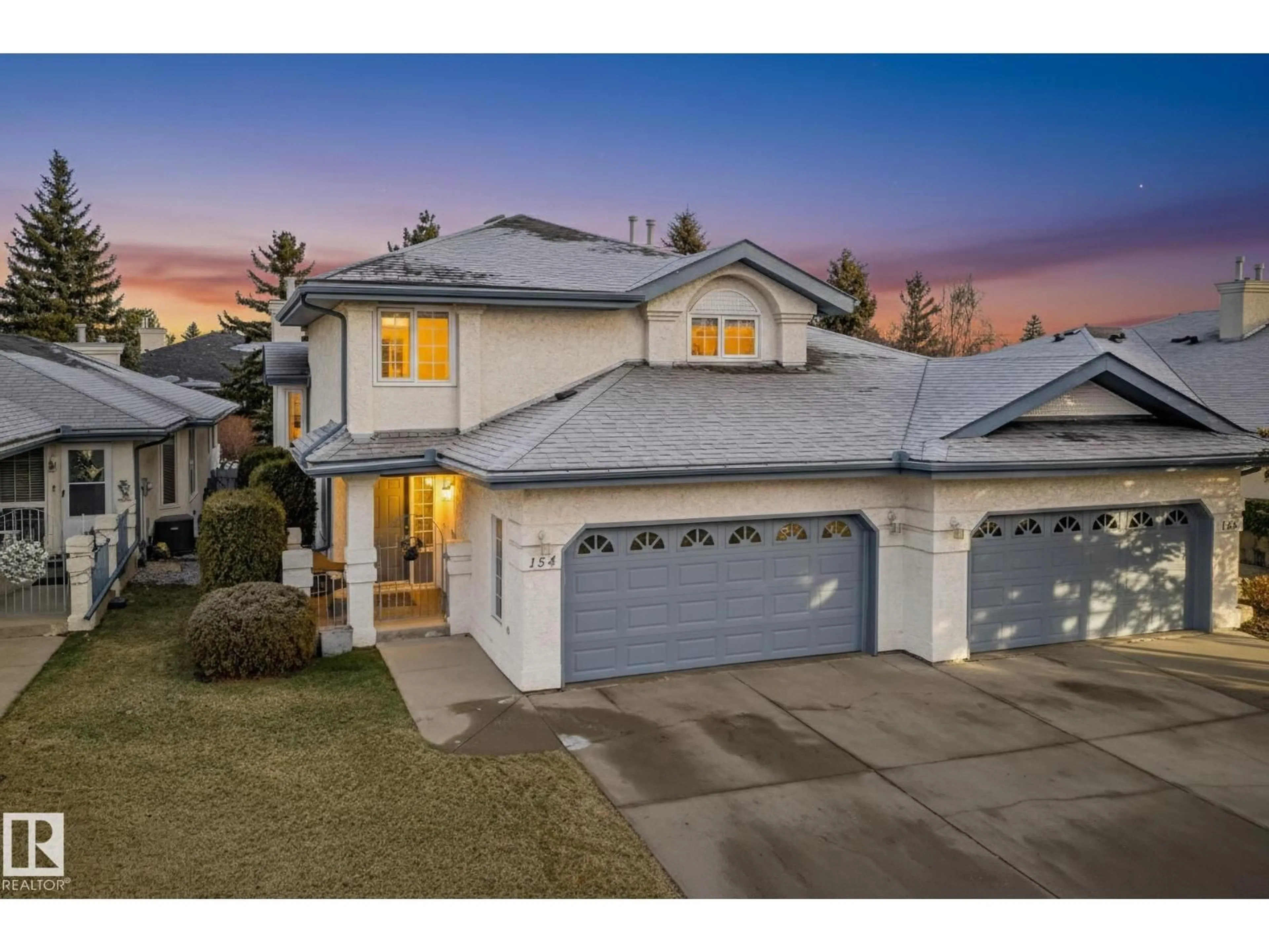 A pic from outside/outdoor area/front of a property/back of a property/a pic from drone, street for 154 OEMING RD, Edmonton Alberta T6R2G5