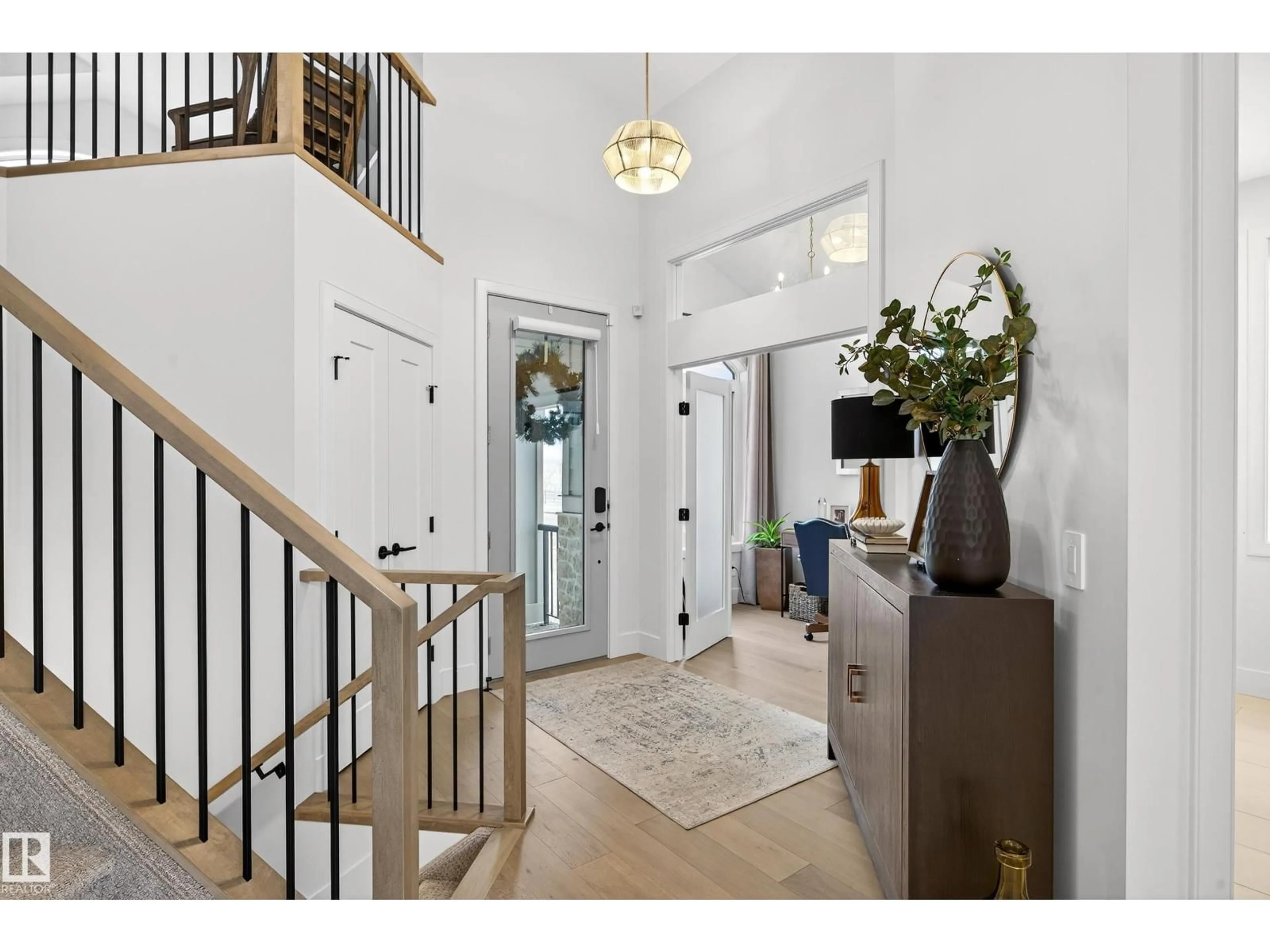 Indoor entryway for 14 JANE PT, St. Albert Alberta T8N8A2