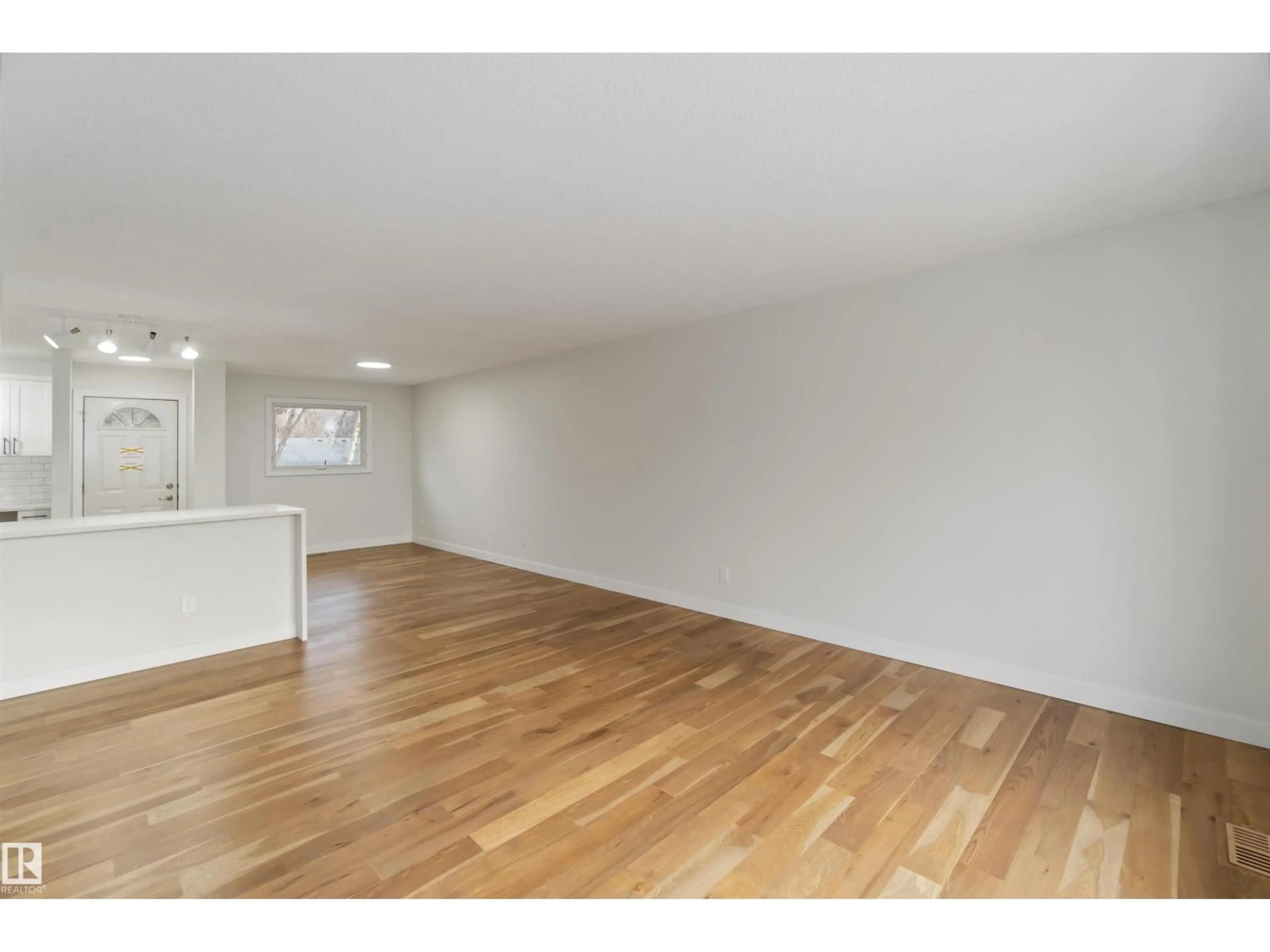 A pic of a room for 14 GOODRIDGE DR, St. Albert Alberta T8N2A8