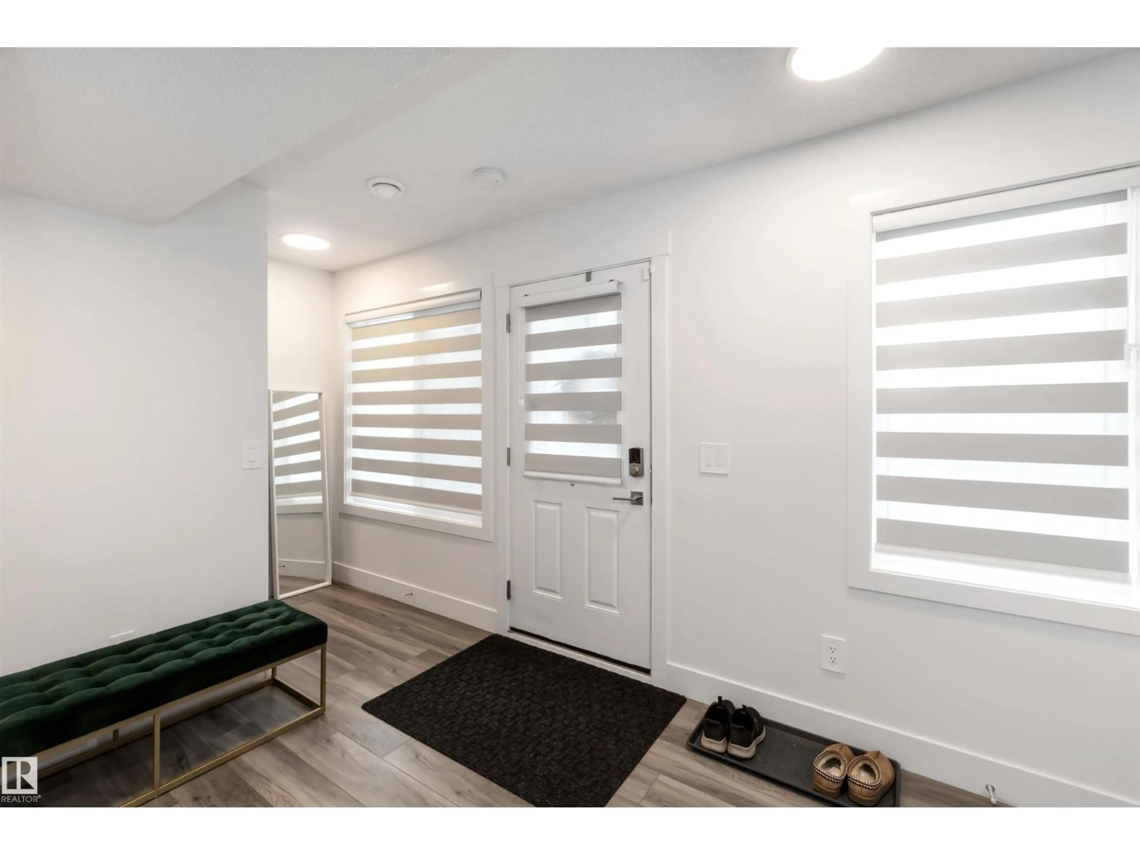 Indoor entryway for #16 - 16335 84 ST, Edmonton Alberta T5Z0S1