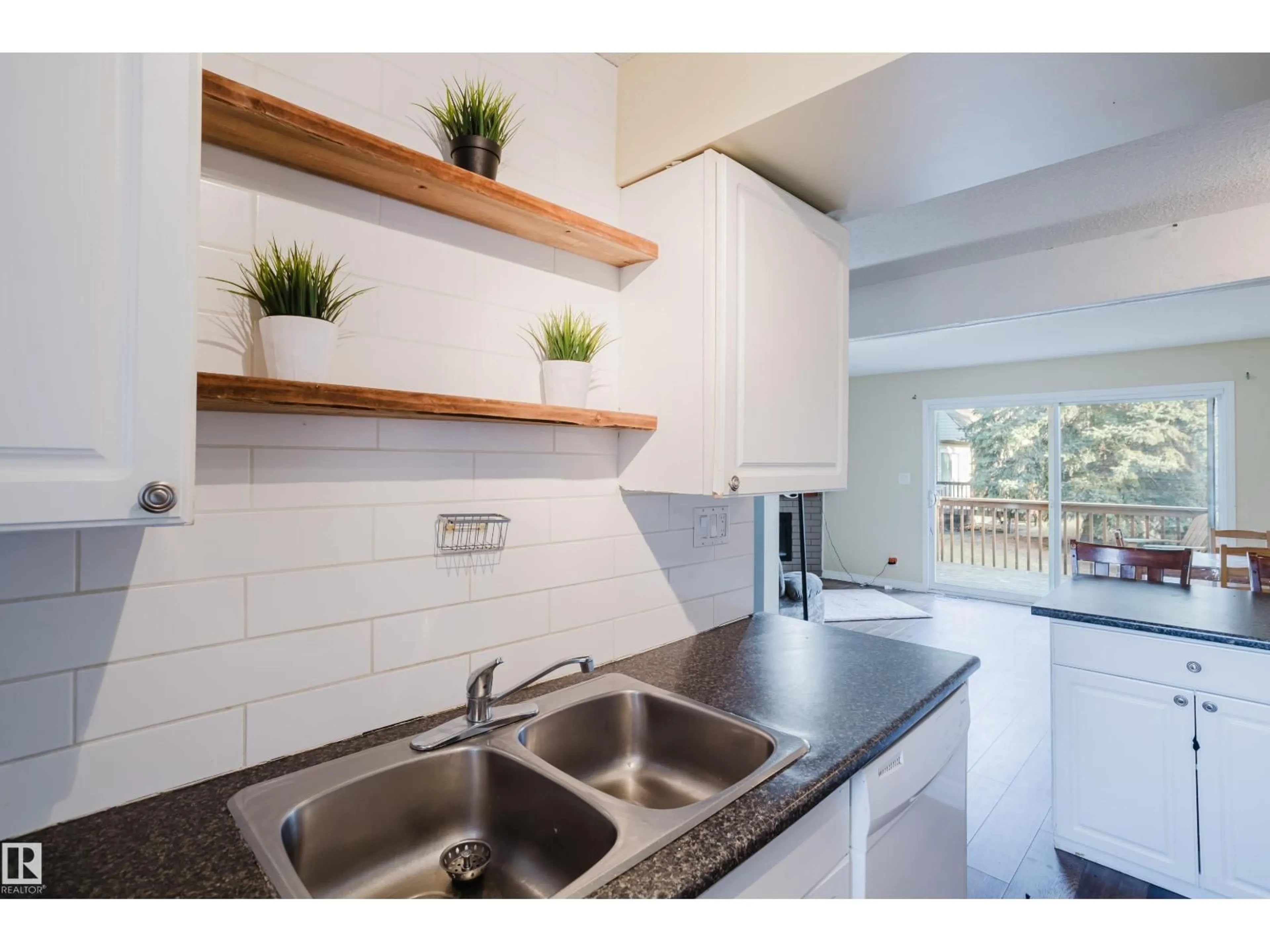 Standard kitchen, unknown for NW - 14612 121 ST, Edmonton Alberta T5X1T8