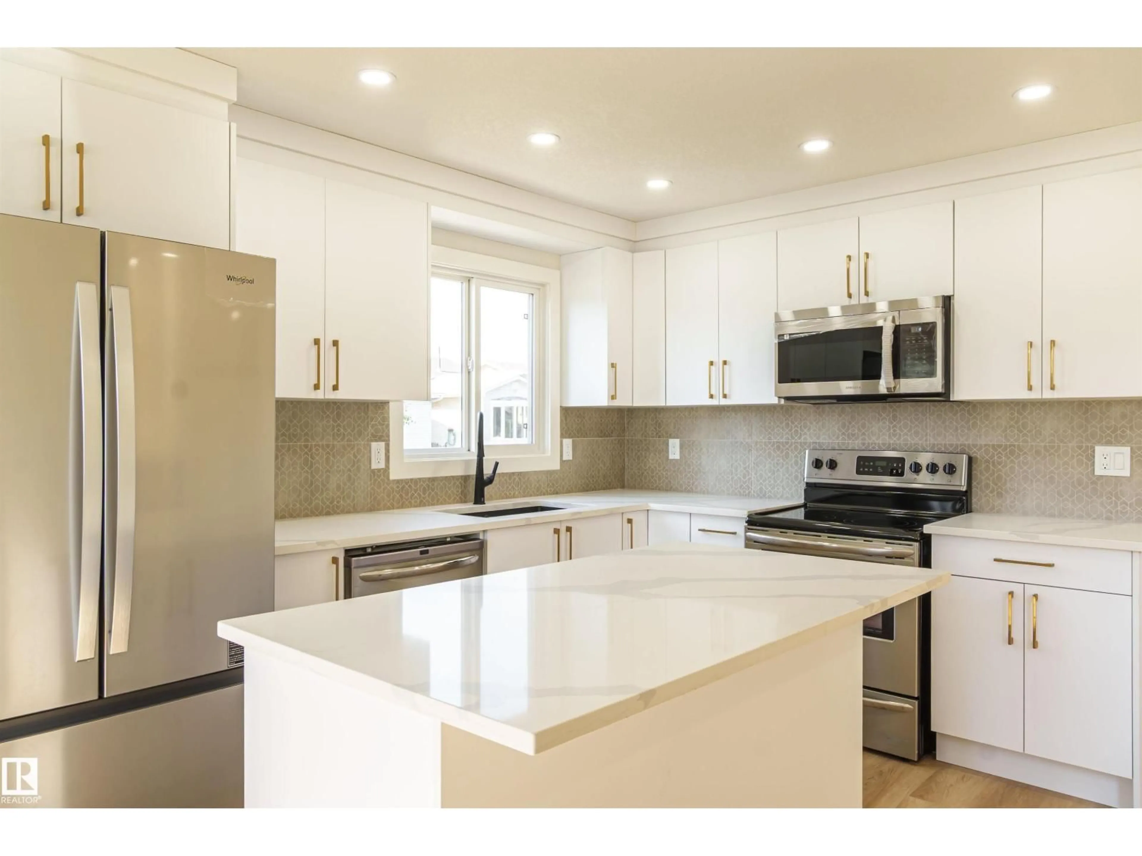 Open concept kitchen, unknown for 3710 41 AV, Edmonton Alberta T6L5M2