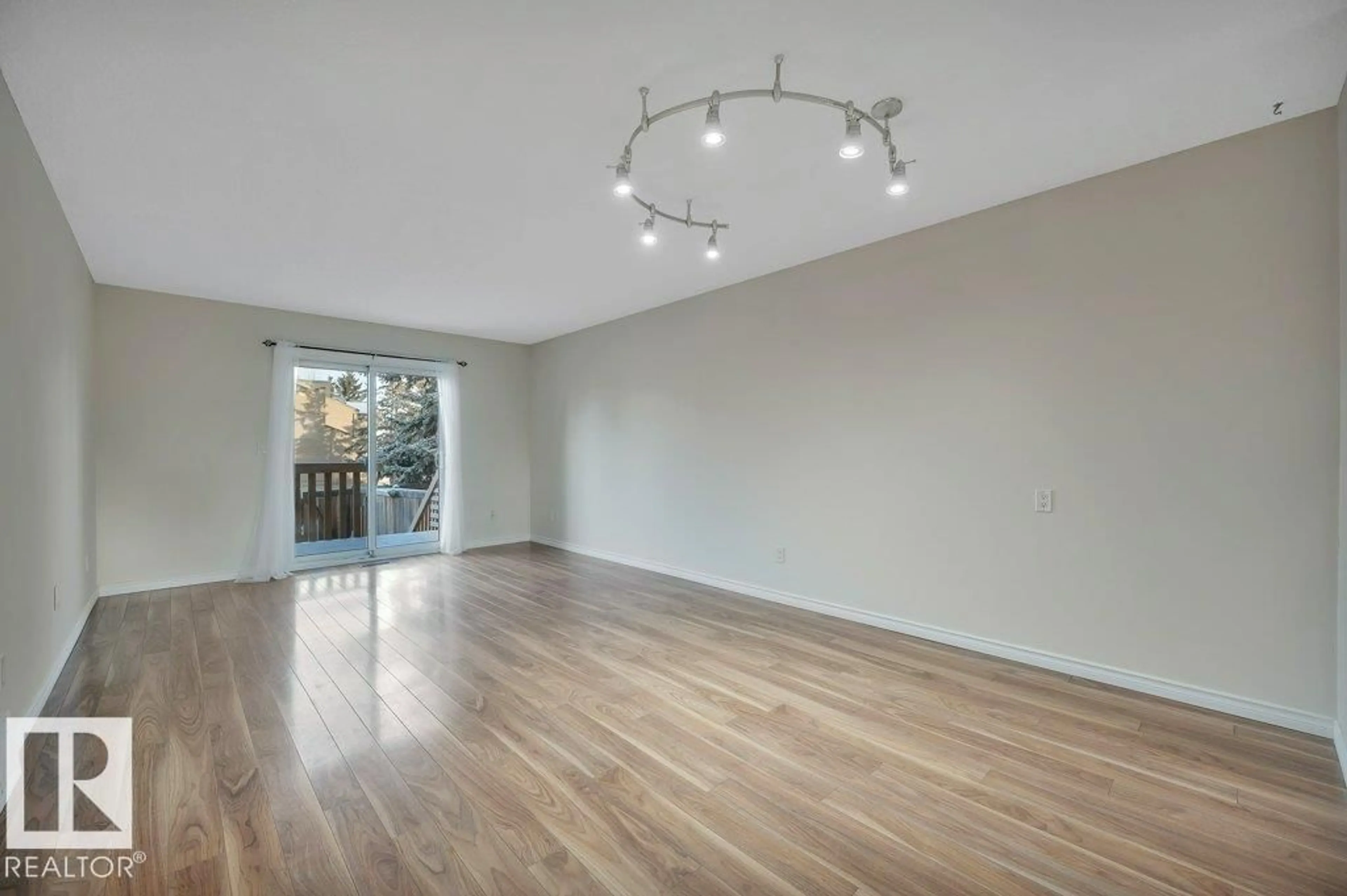 A pic of a room for 1795 LAKEWOOD RD, Edmonton Alberta T6K3B8