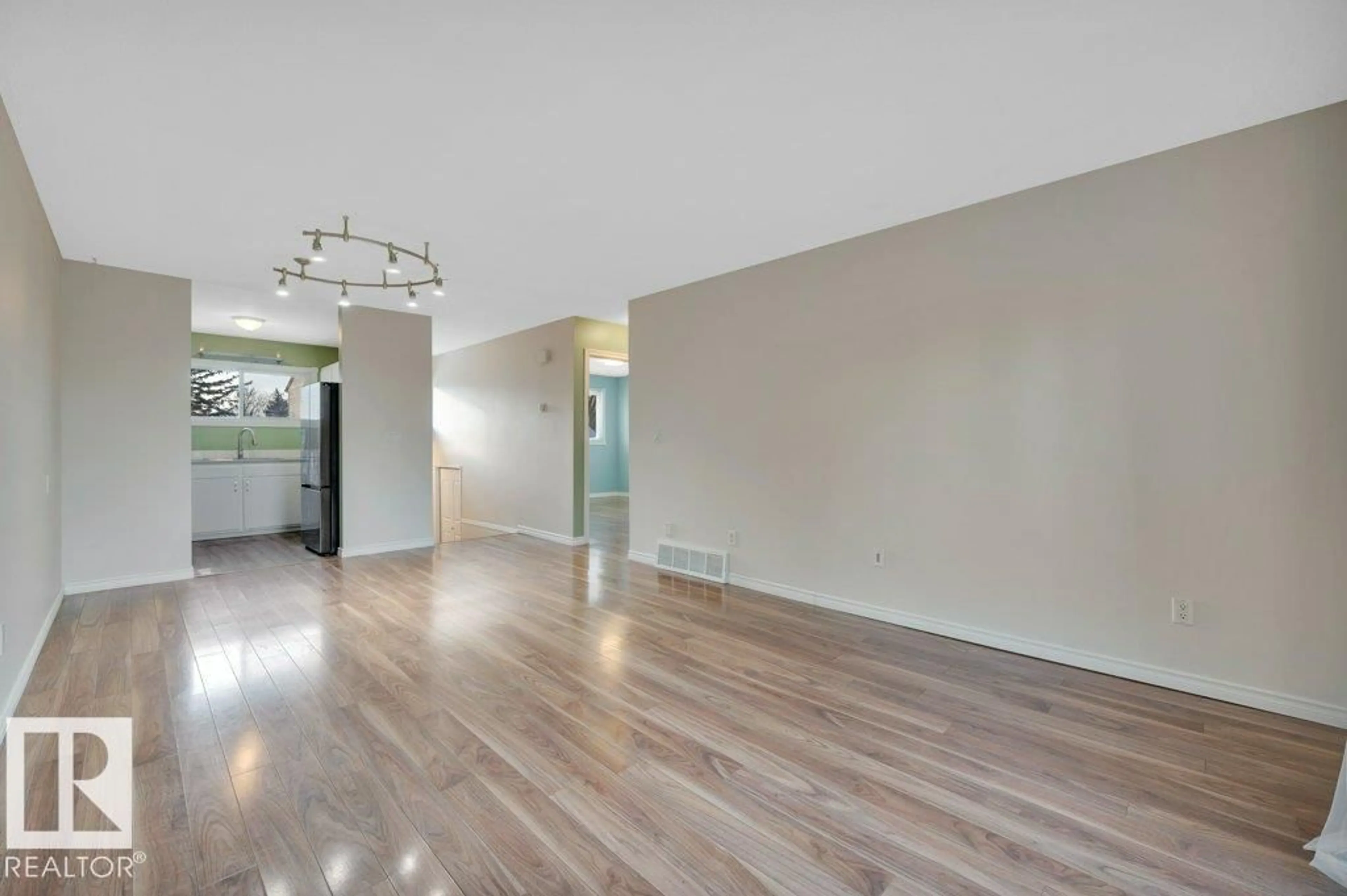 A pic of a room for 1795 LAKEWOOD RD, Edmonton Alberta T6K3B8