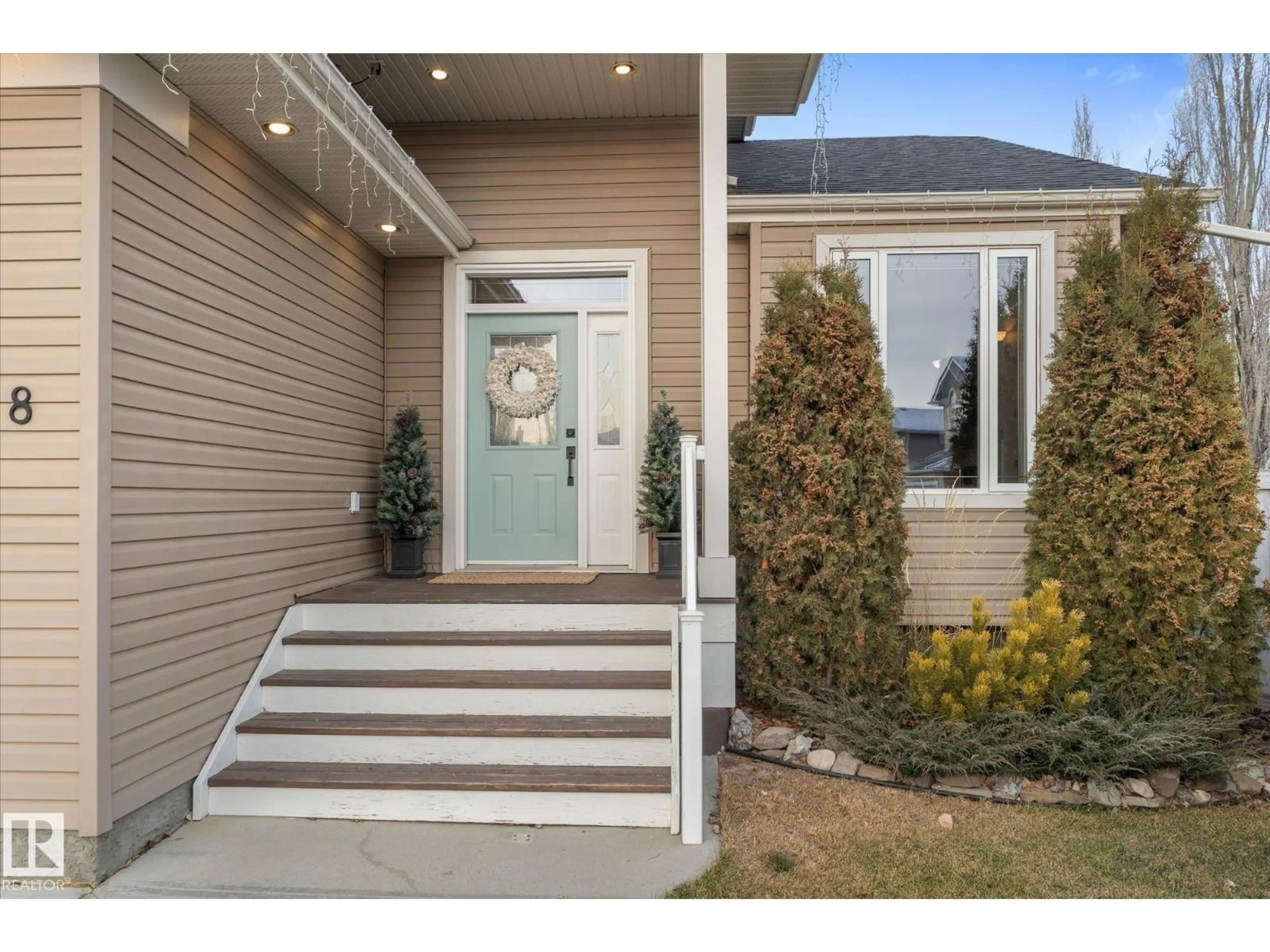 Indoor entryway for 58 WILLOWBY CL, Stony Plain Alberta T7Z2X5