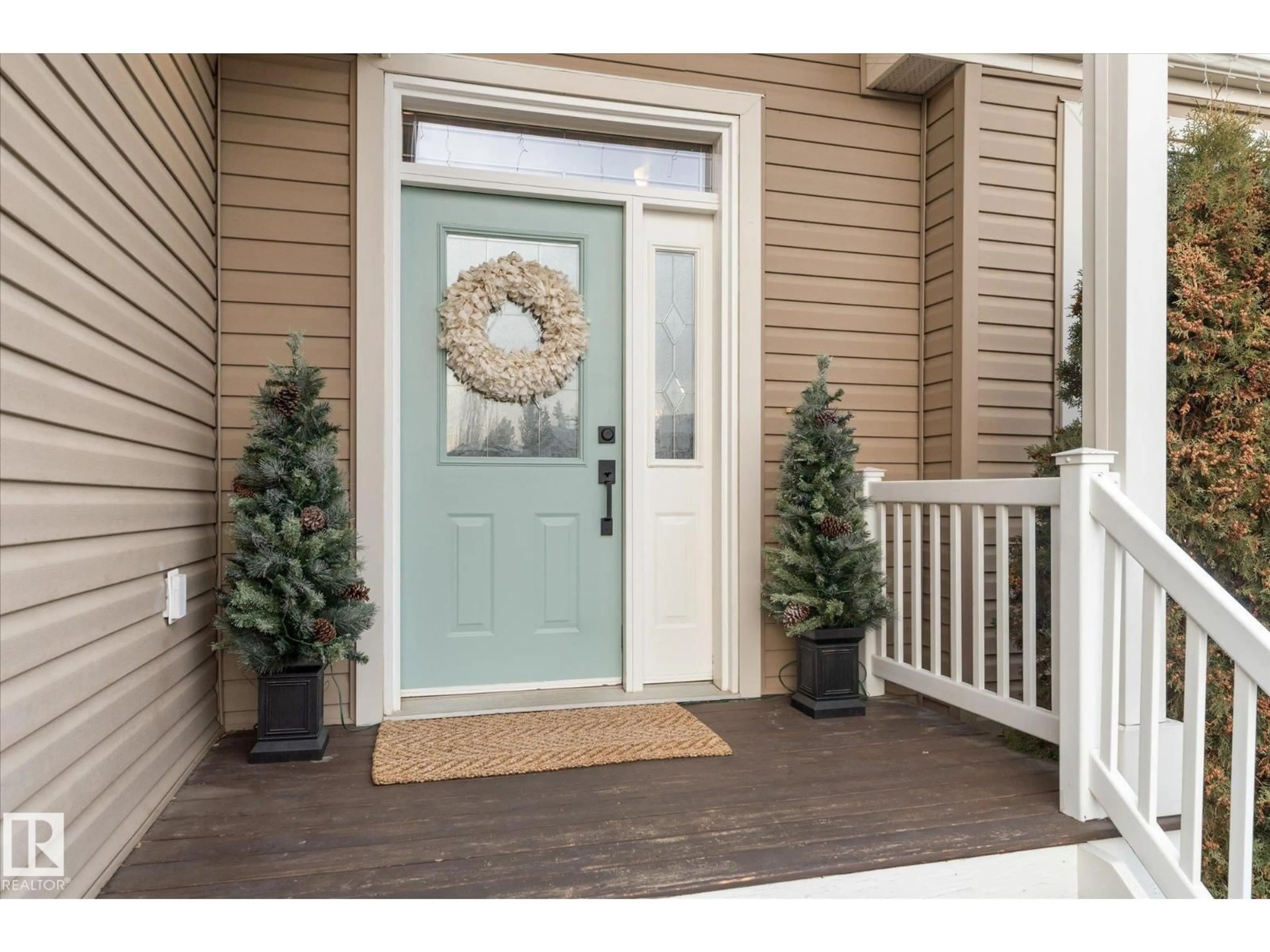 Indoor entryway for 58 WILLOWBY CL, Stony Plain Alberta T7Z2X5