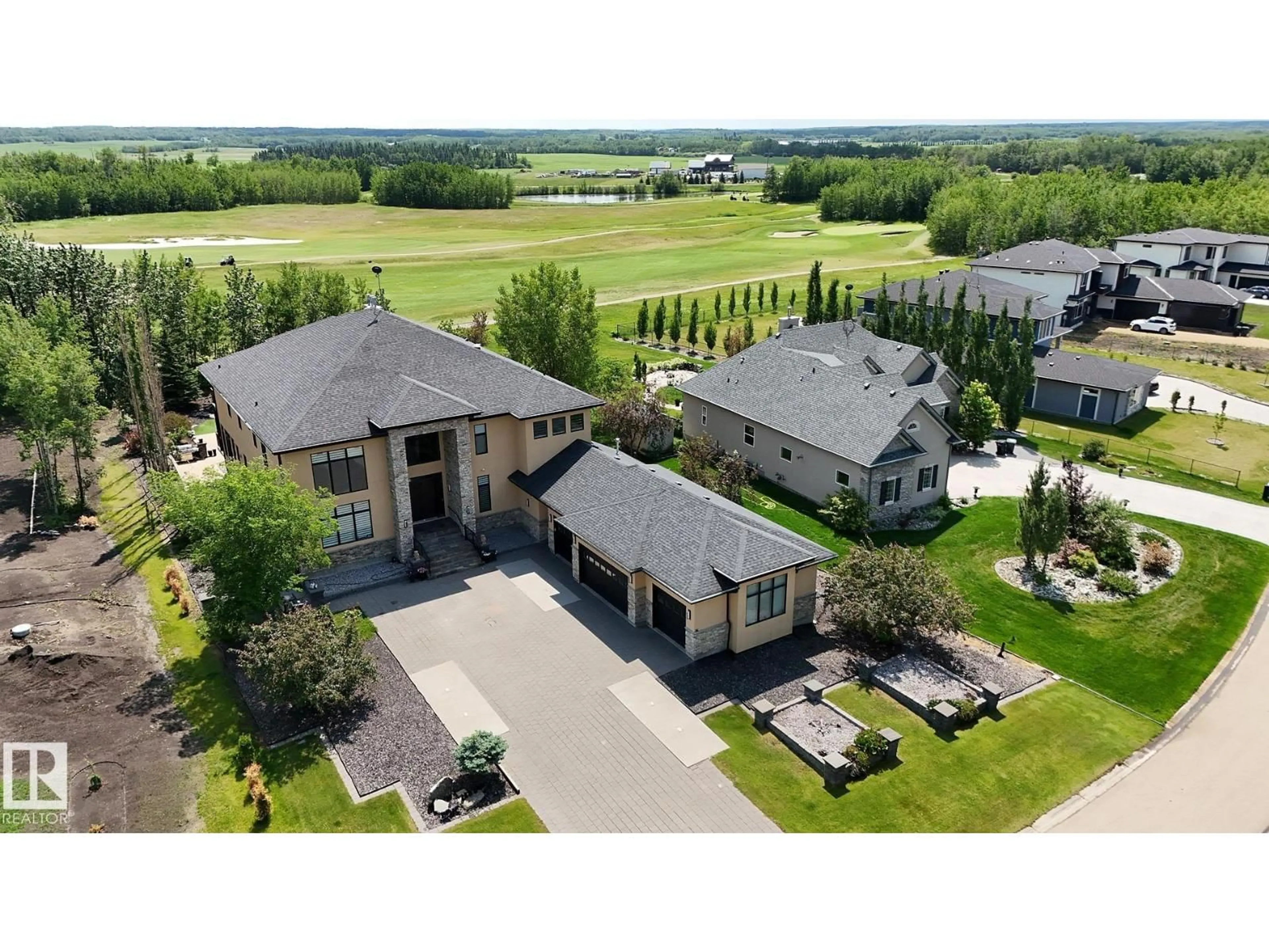 A pic from outside/outdoor area/front of a property/back of a property/a pic from drone, unknown for 51025 - 36 RGE ROAD 222, Rural Strathcona County Alberta T8C1J5