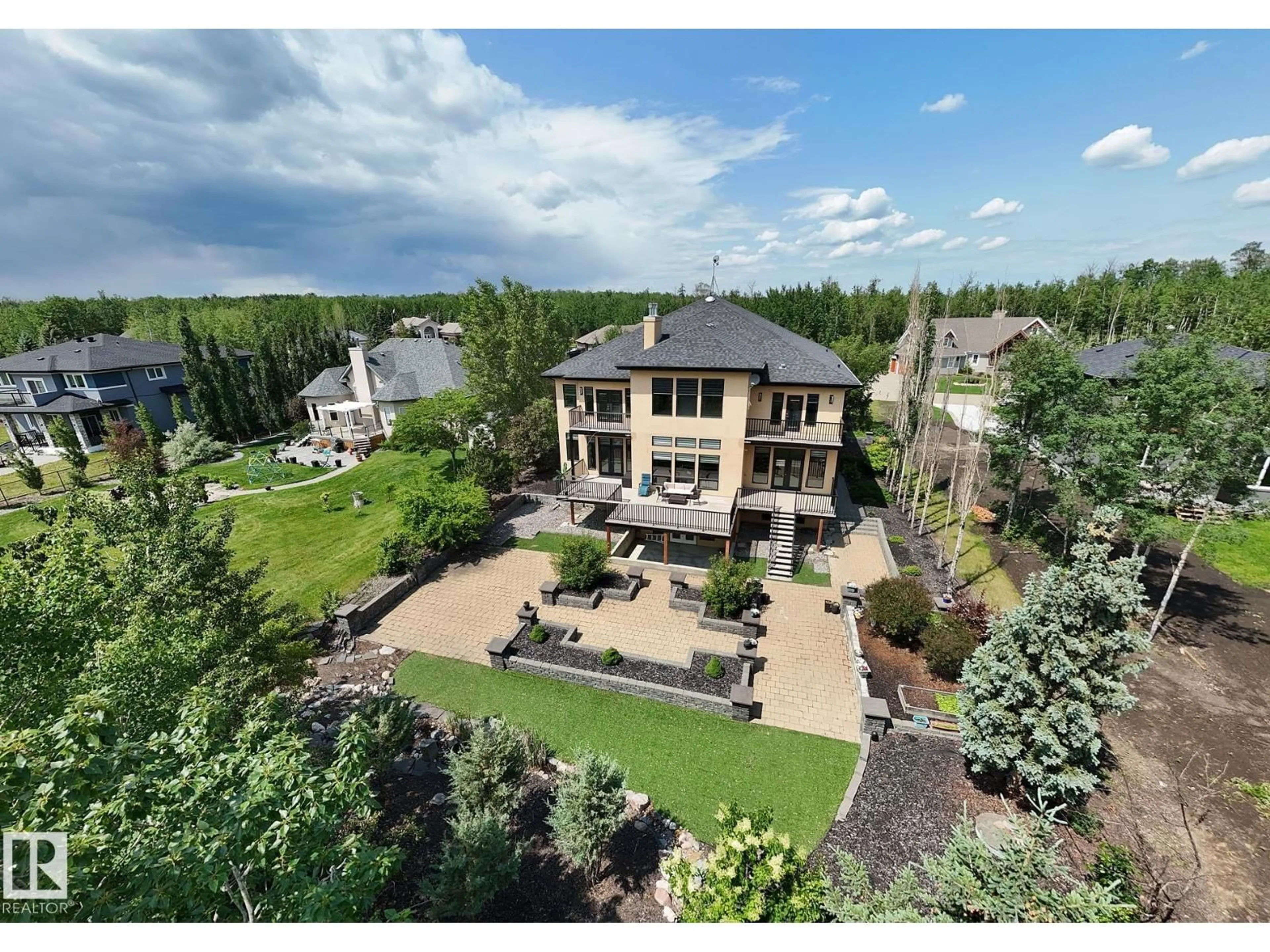 A pic from outside/outdoor area/front of a property/back of a property/a pic from drone, unknown for 51025 - 36 RGE ROAD 222, Rural Strathcona County Alberta T8C1J5