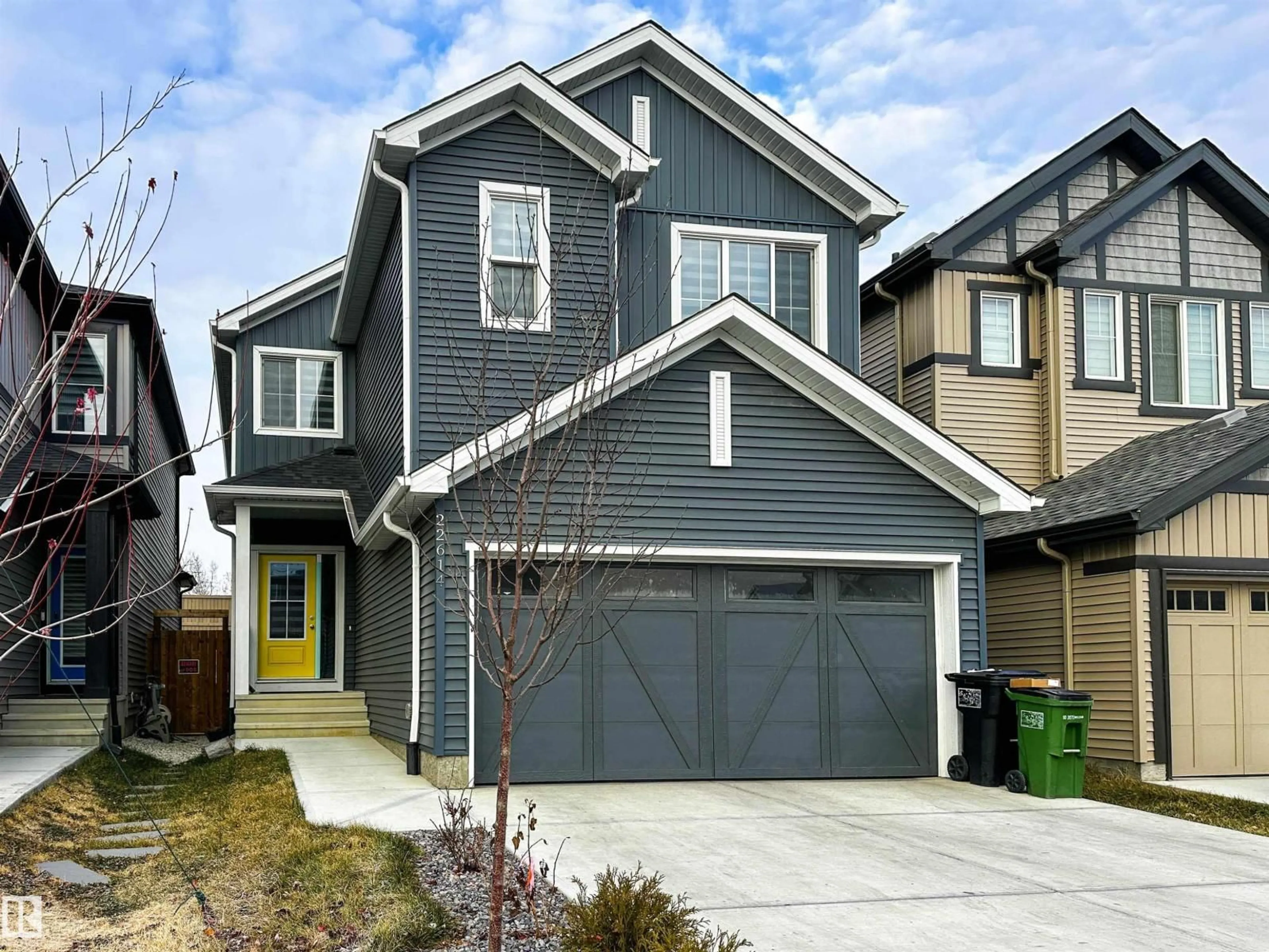 Home with vinyl exterior material, street for 22614 99A AV, Edmonton Alberta T5T7V1