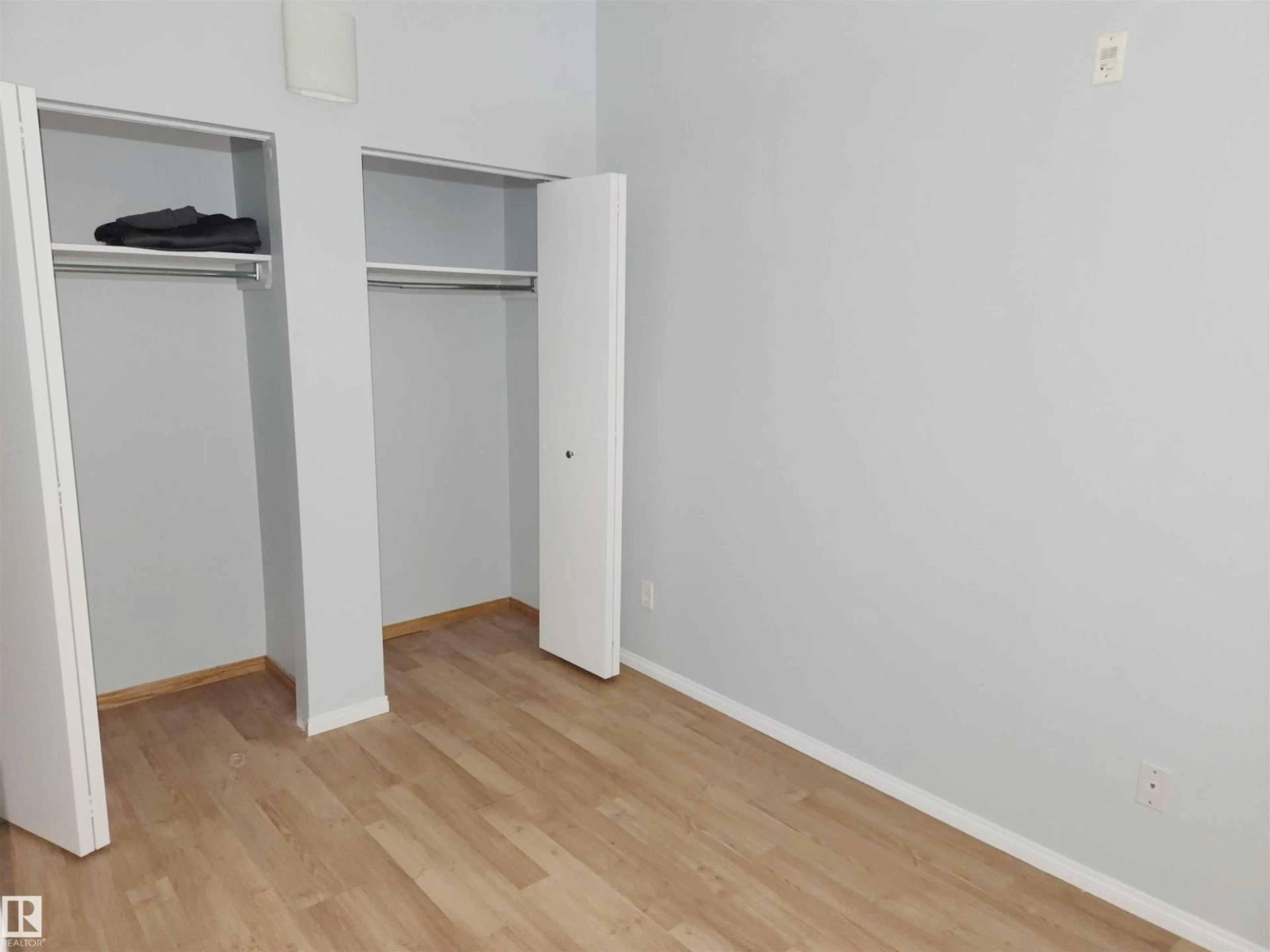 A pic of a room for 1410 JASPER AV NW, Edmonton Alberta T5J1R9