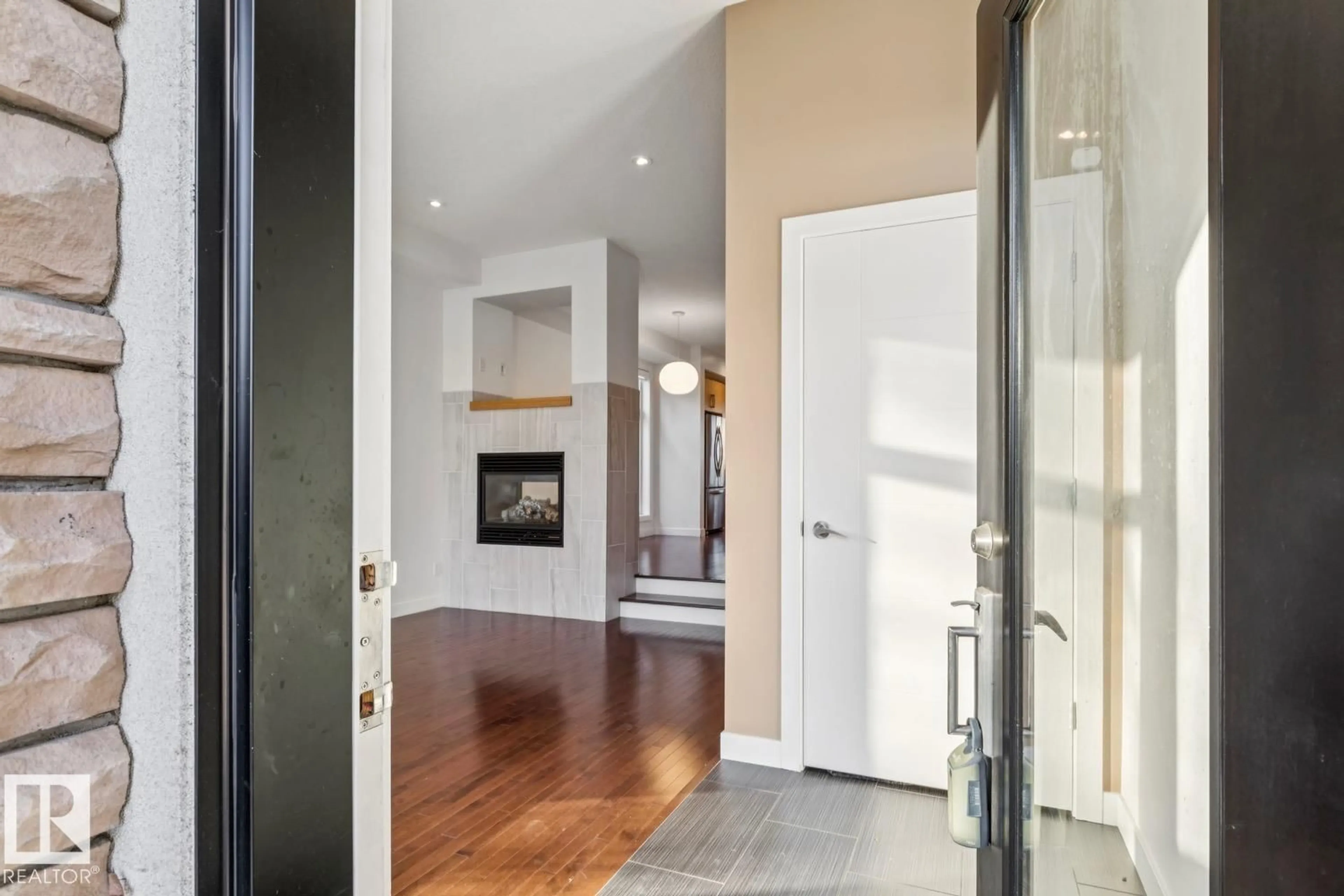 Indoor entryway for 11042 131 ST, Edmonton Alberta T5M1B8