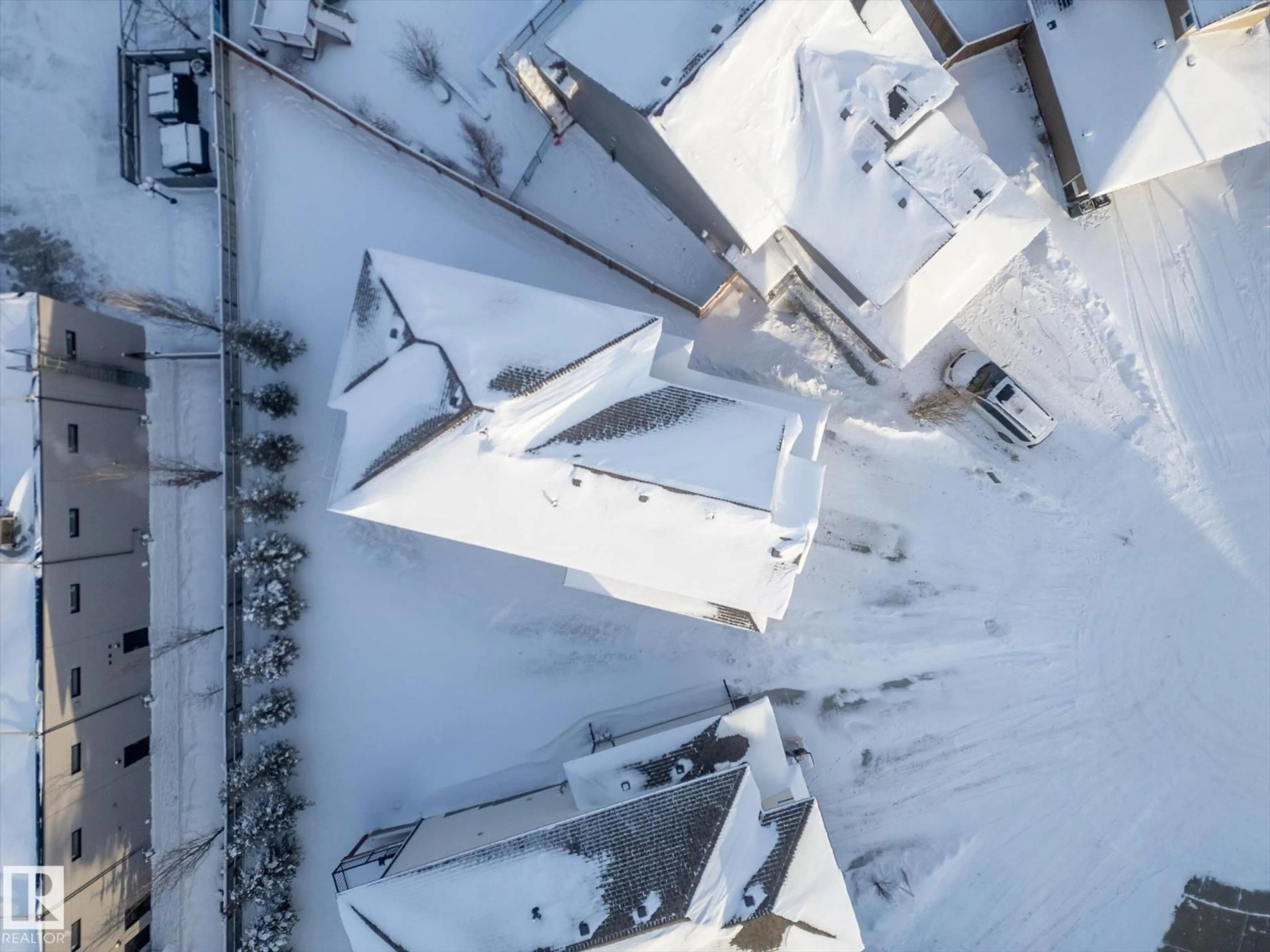 A pic from outside/outdoor area/front of a property/back of a property/a pic from drone, building for 82 MEADOWLAND WY, Spruce Grove Alberta T7X0S4