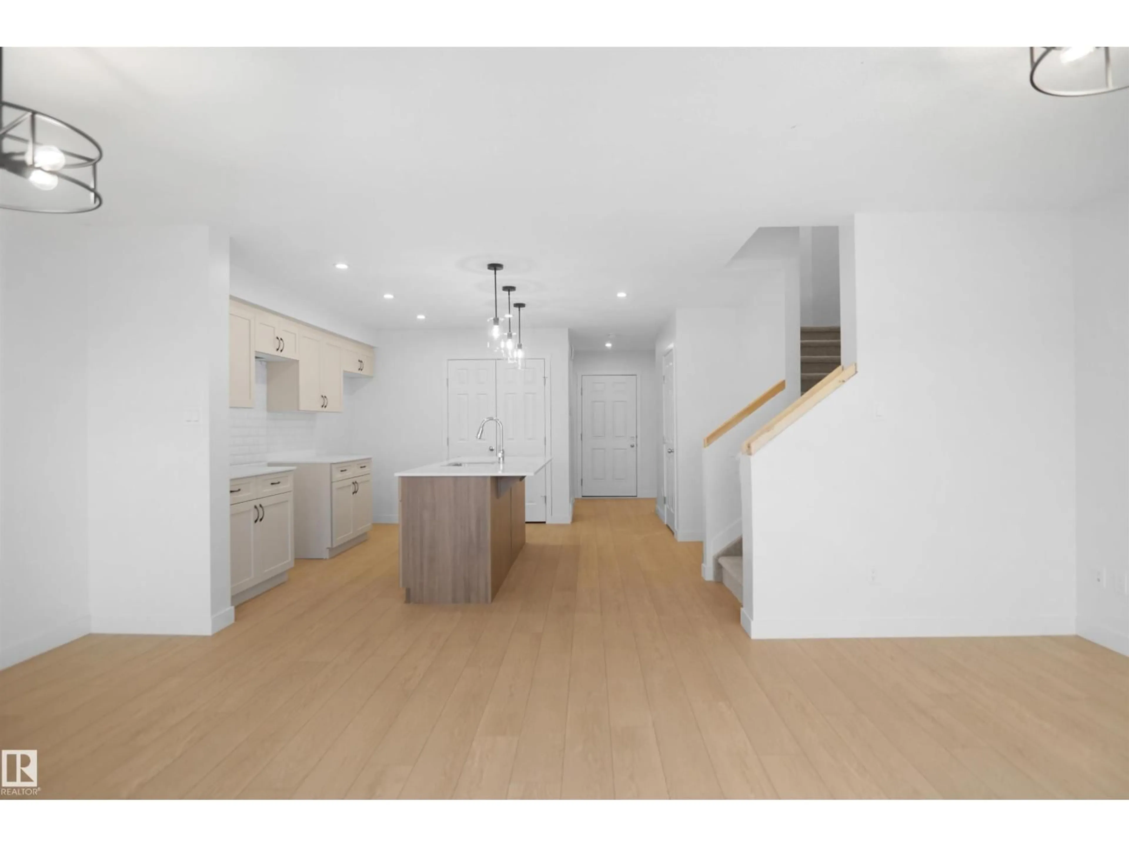 Unknown for NE - 608 176 AV, Edmonton Alberta T5Y4G1