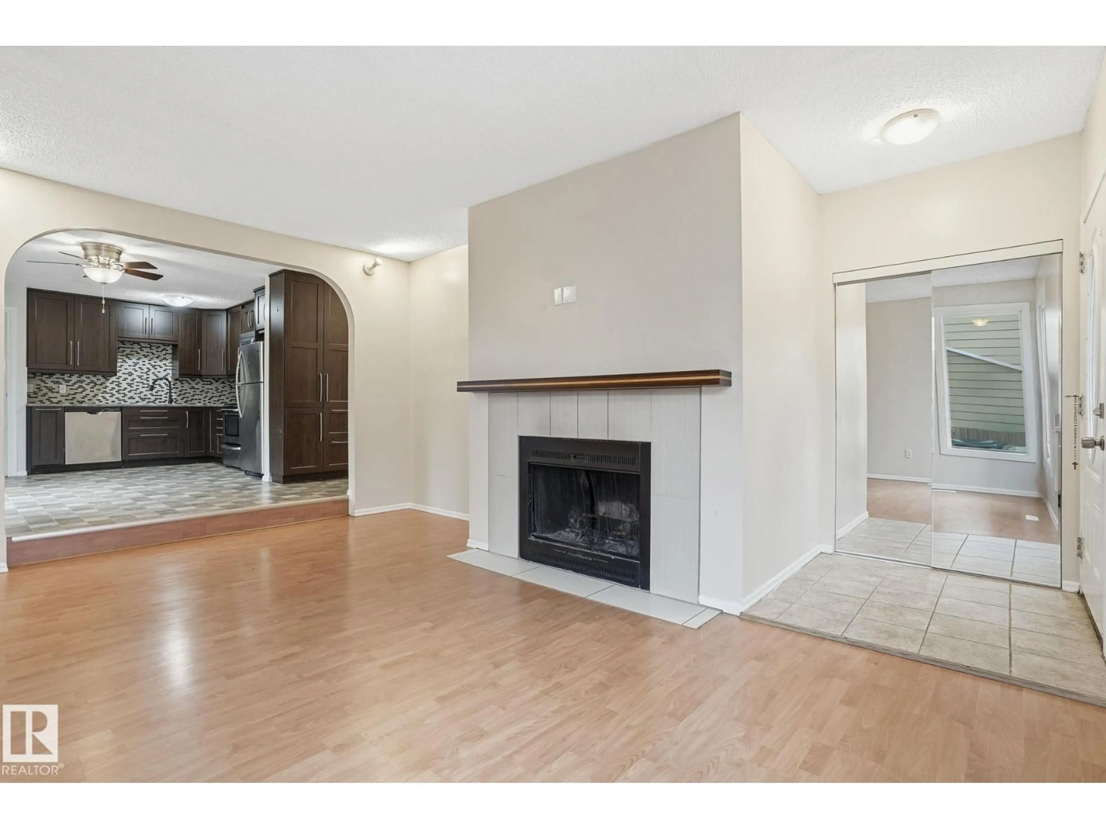 Unknown for 7 GARETH PL, St. Albert Alberta T8N3K5