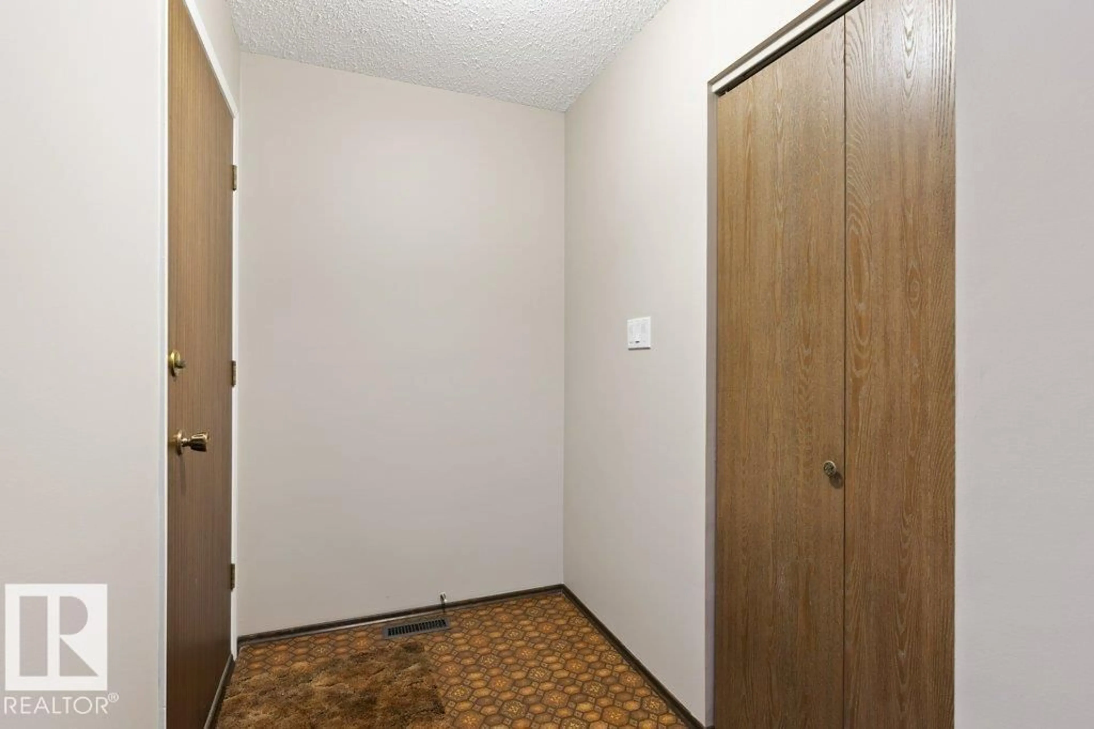 Unknown for 23 LORRAINE CR, St. Albert Alberta T8N2R4