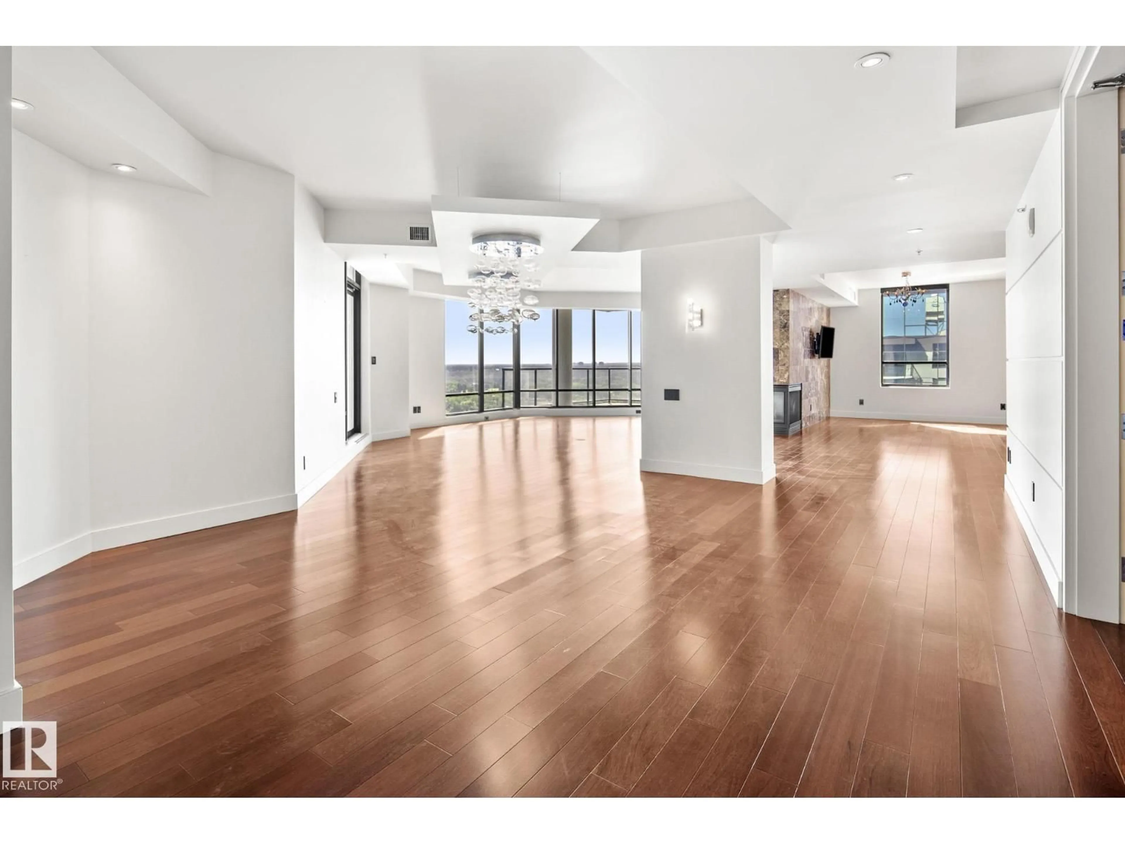 Indoor foyer for 11933 - 1200 JASPER AV, Edmonton Alberta T5K0P1